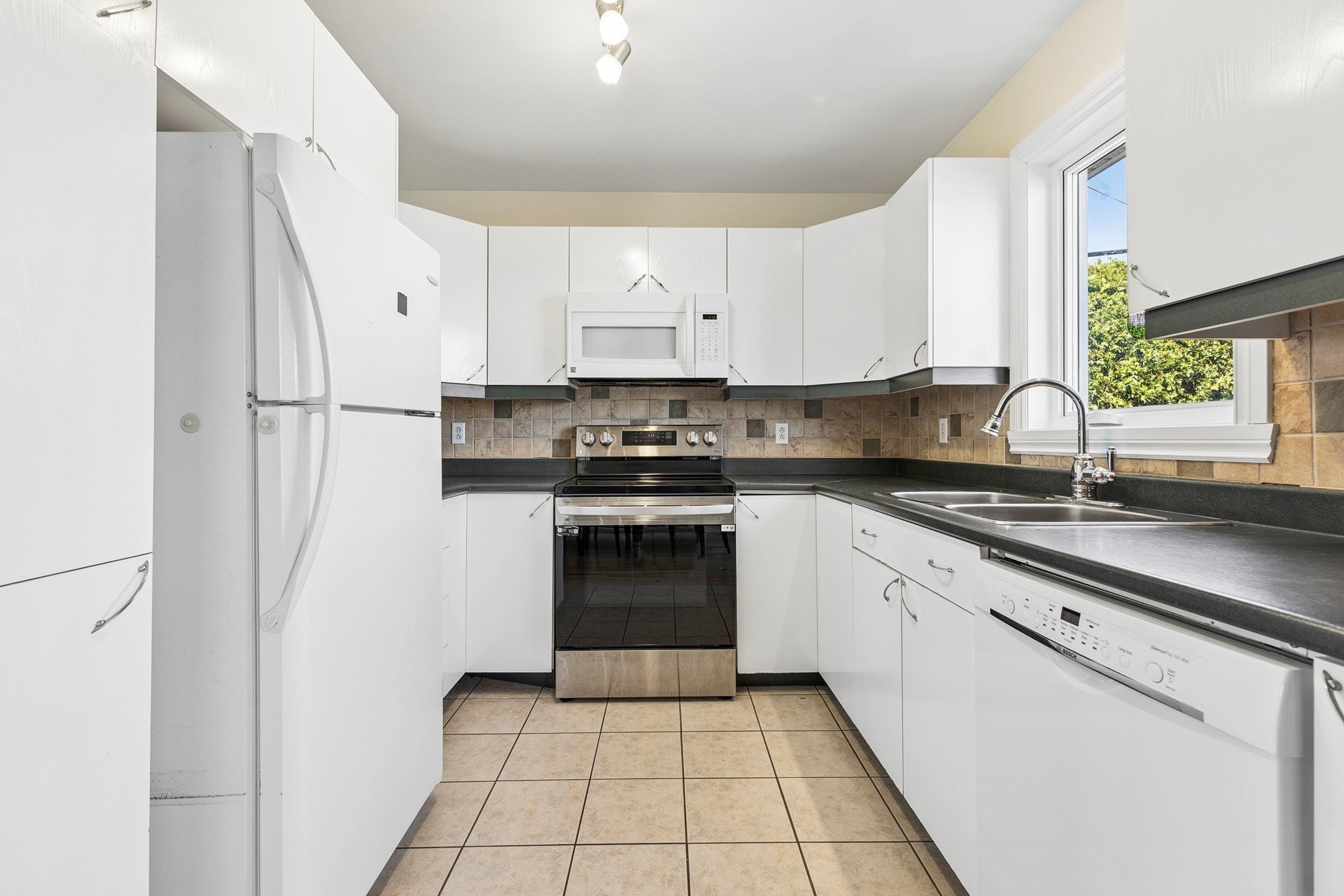 









2684


Rue des Floralies

,
Vaudreuil-Dorion,




QC
J7V8Y5


