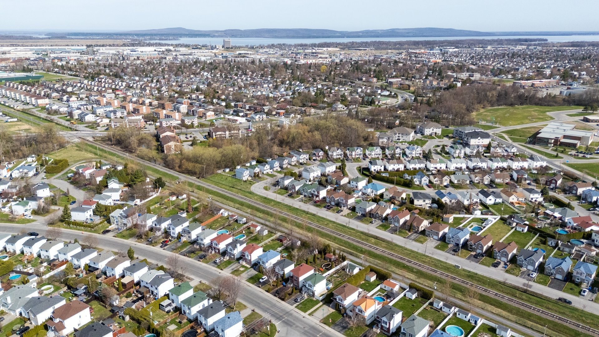 









2684


Rue des Floralies

,
Vaudreuil-Dorion,




QC
J7V8Y5

