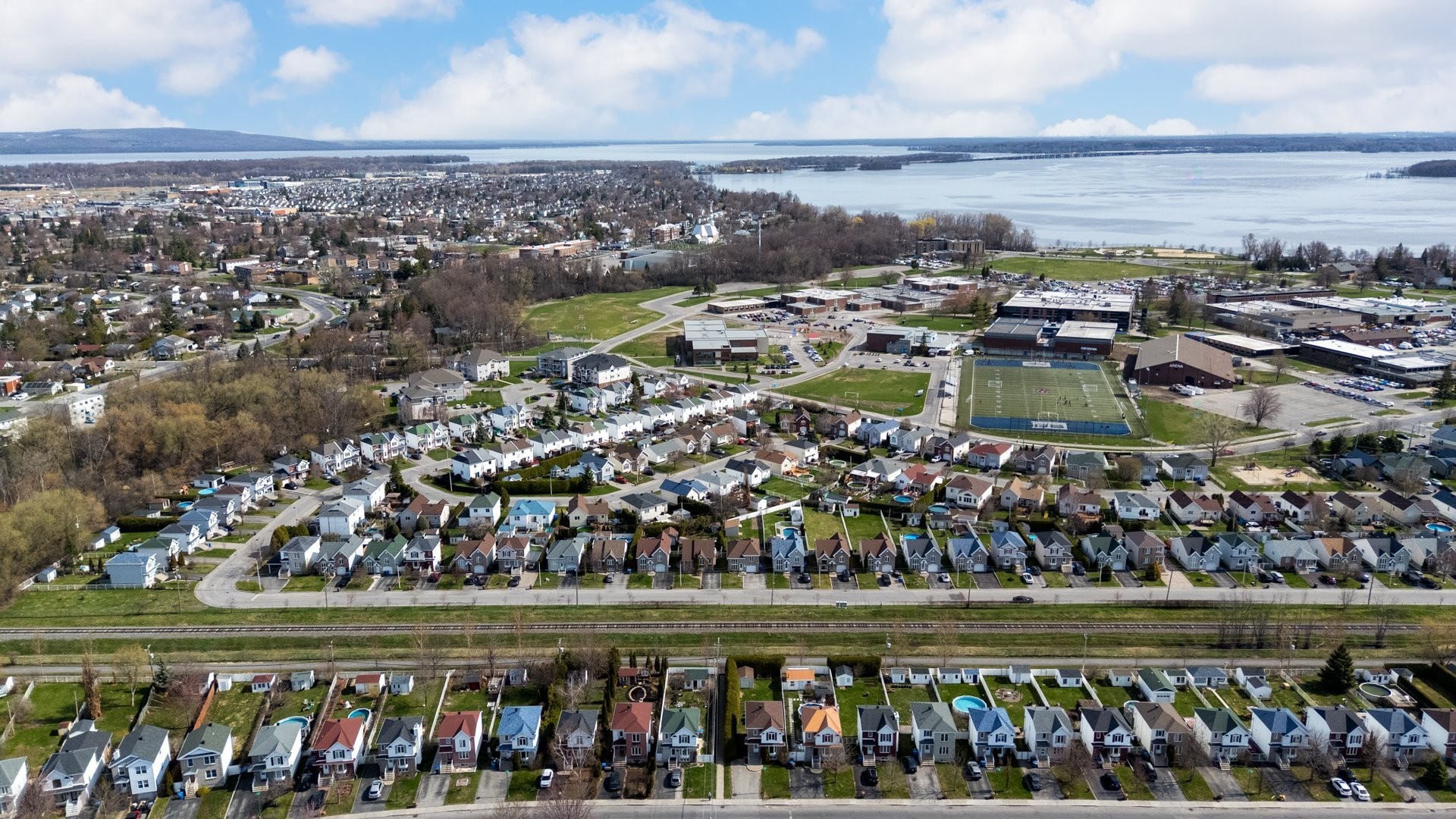









2684


Rue des Floralies

,
Vaudreuil-Dorion,




QC
J7V8Y5

