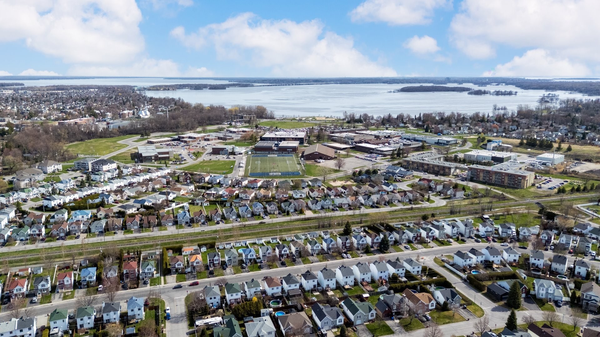 









2684


Rue des Floralies

,
Vaudreuil-Dorion,




QC
J7V8Y5

