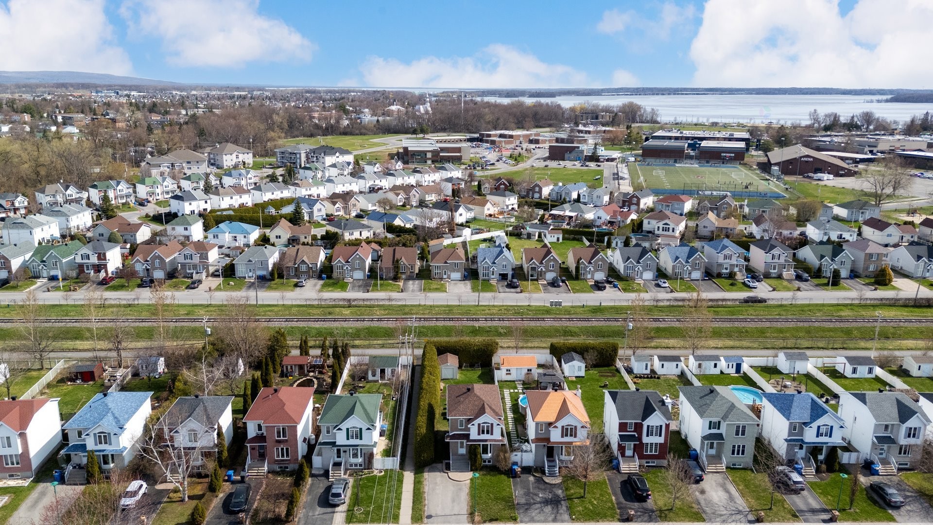 









2684


Rue des Floralies

,
Vaudreuil-Dorion,




QC
J7V8Y5


