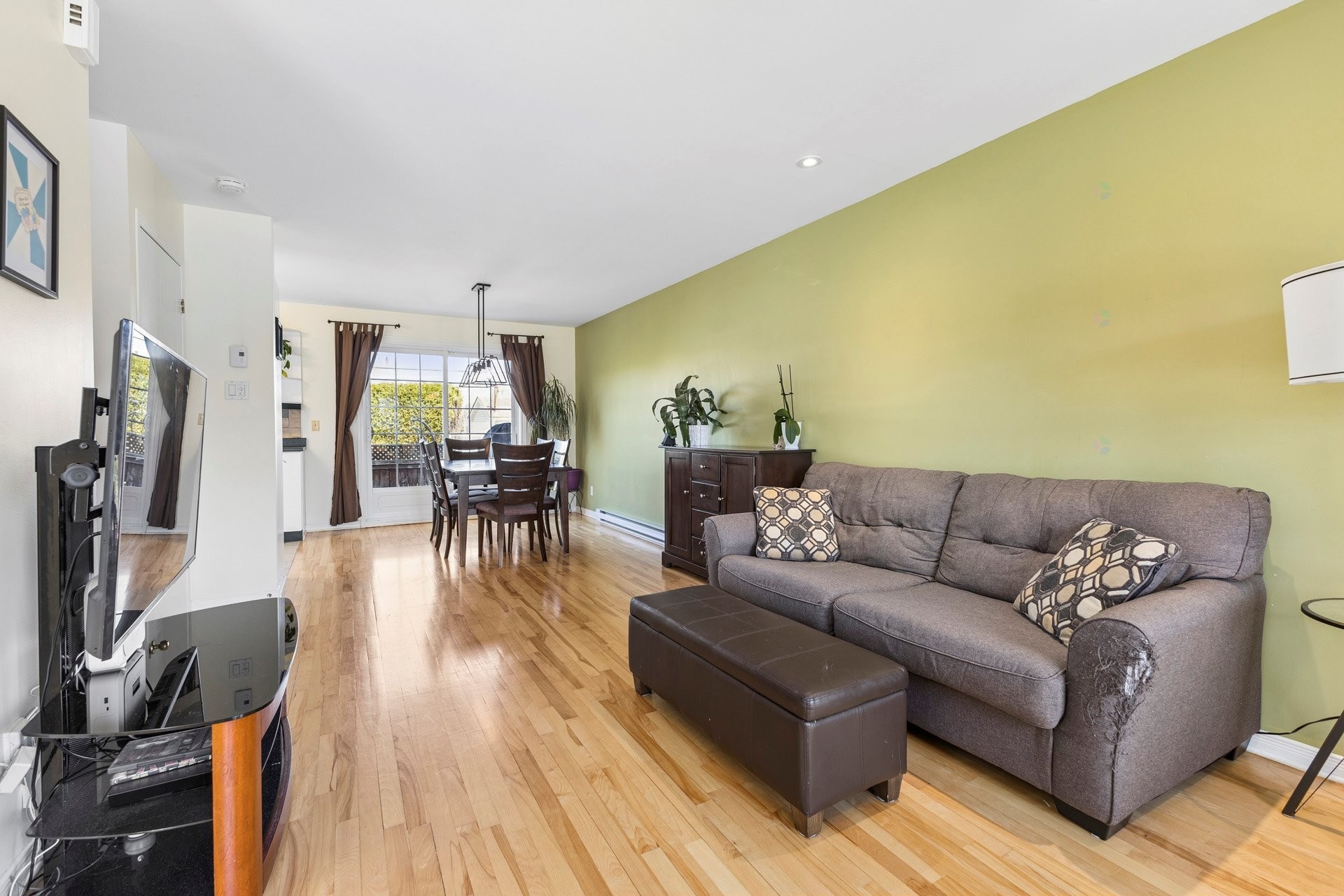 









2684


Rue des Floralies

,
Vaudreuil-Dorion,




QC
J7V8Y5

