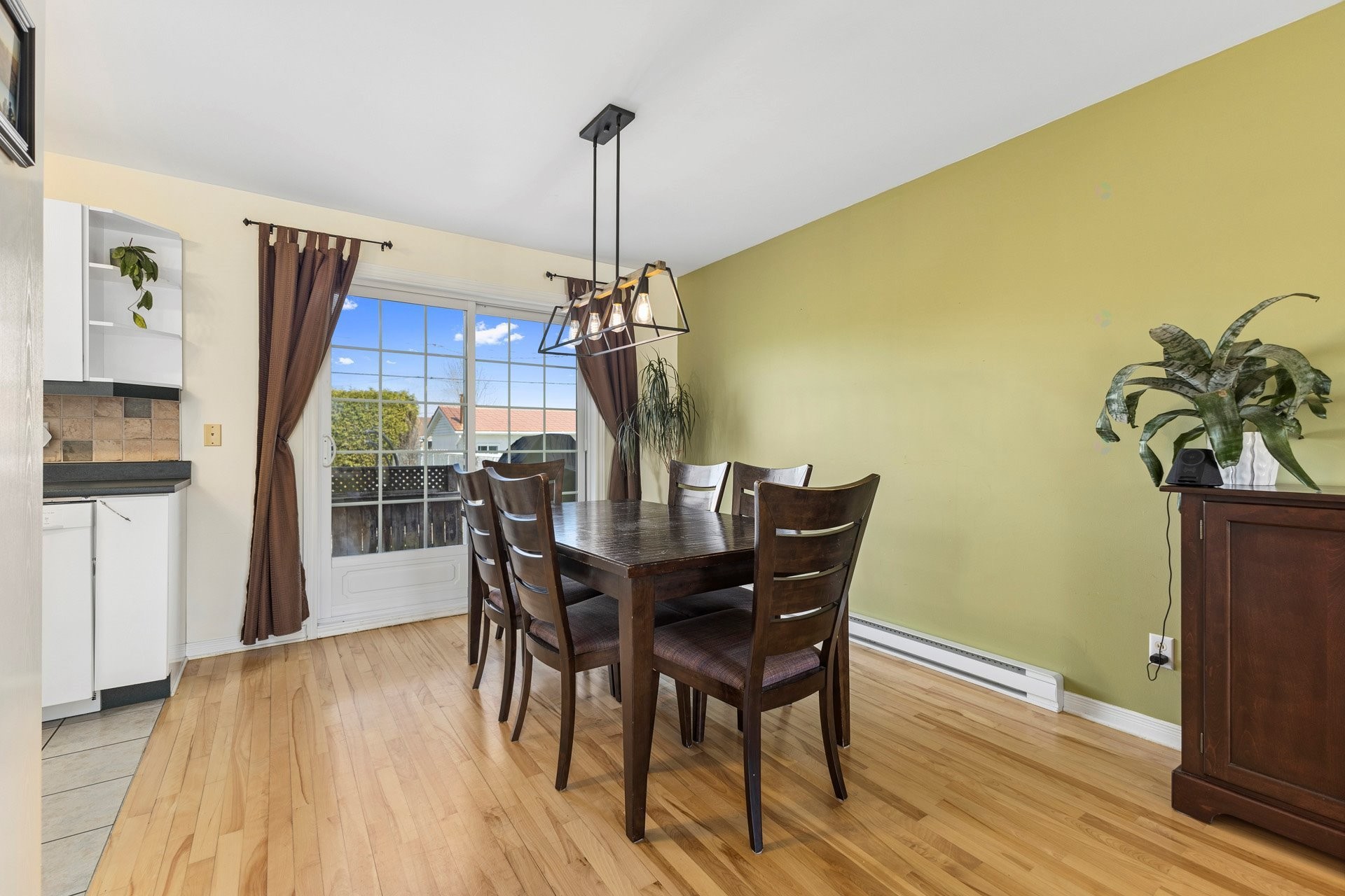 









2684


Rue des Floralies

,
Vaudreuil-Dorion,




QC
J7V8Y5

