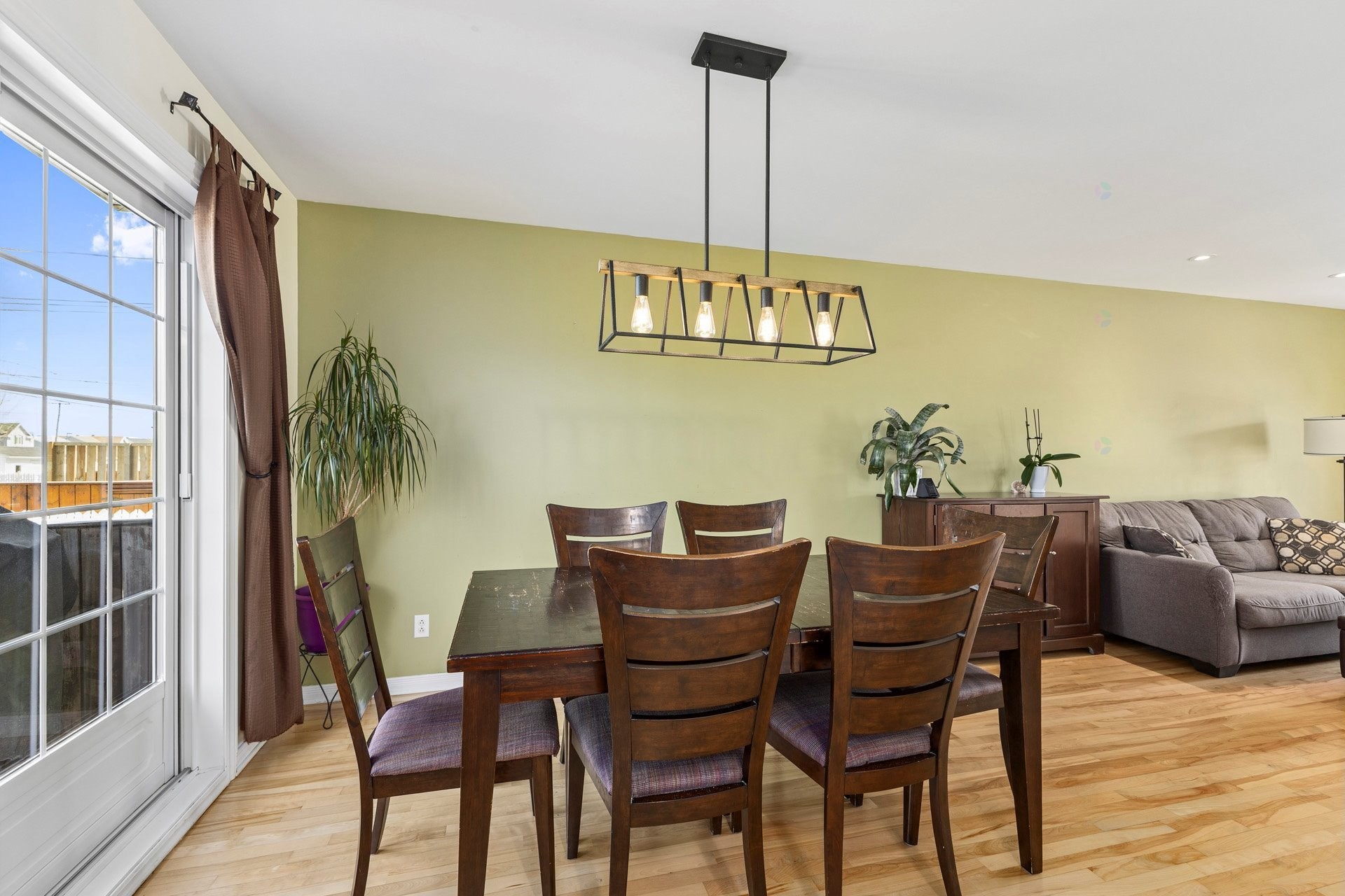 









2684


Rue des Floralies

,
Vaudreuil-Dorion,




QC
J7V8Y5


