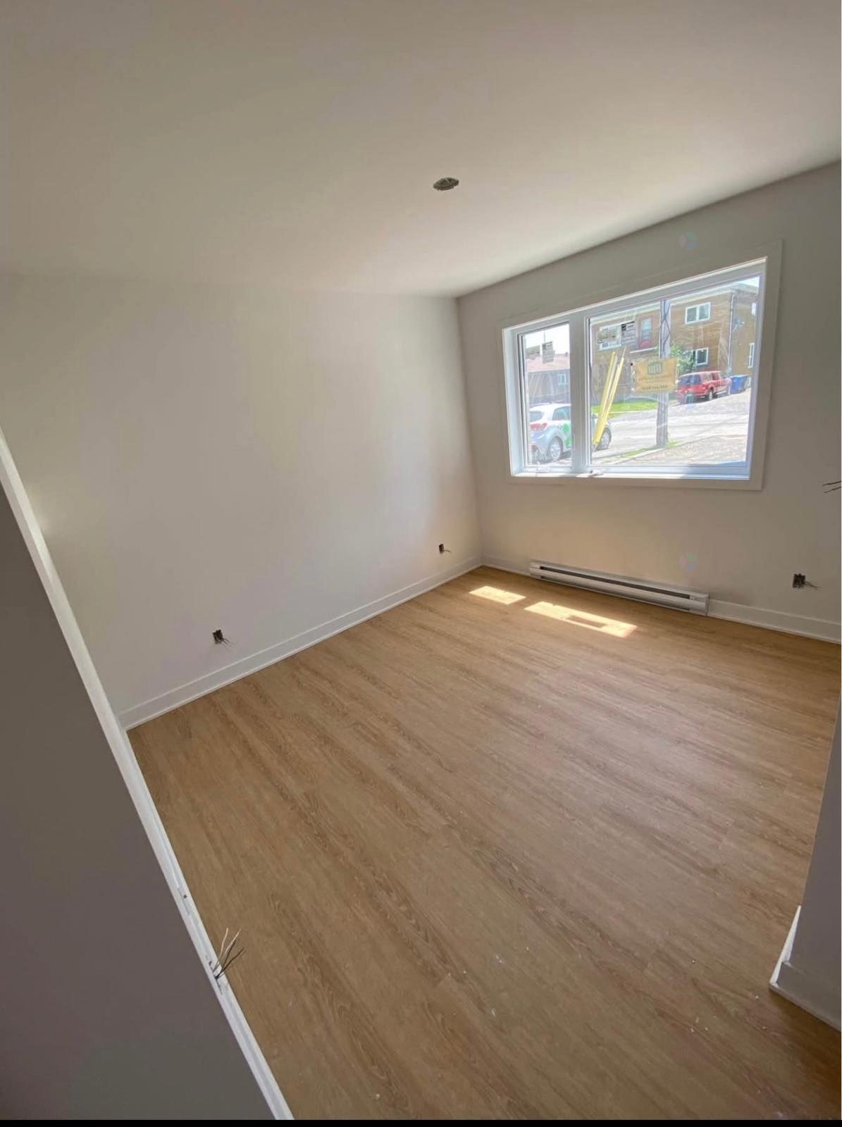 









338


Rue St-Raphael

, 2,
Salaberry-de-Valleyfield,




QC
J6T3A6

