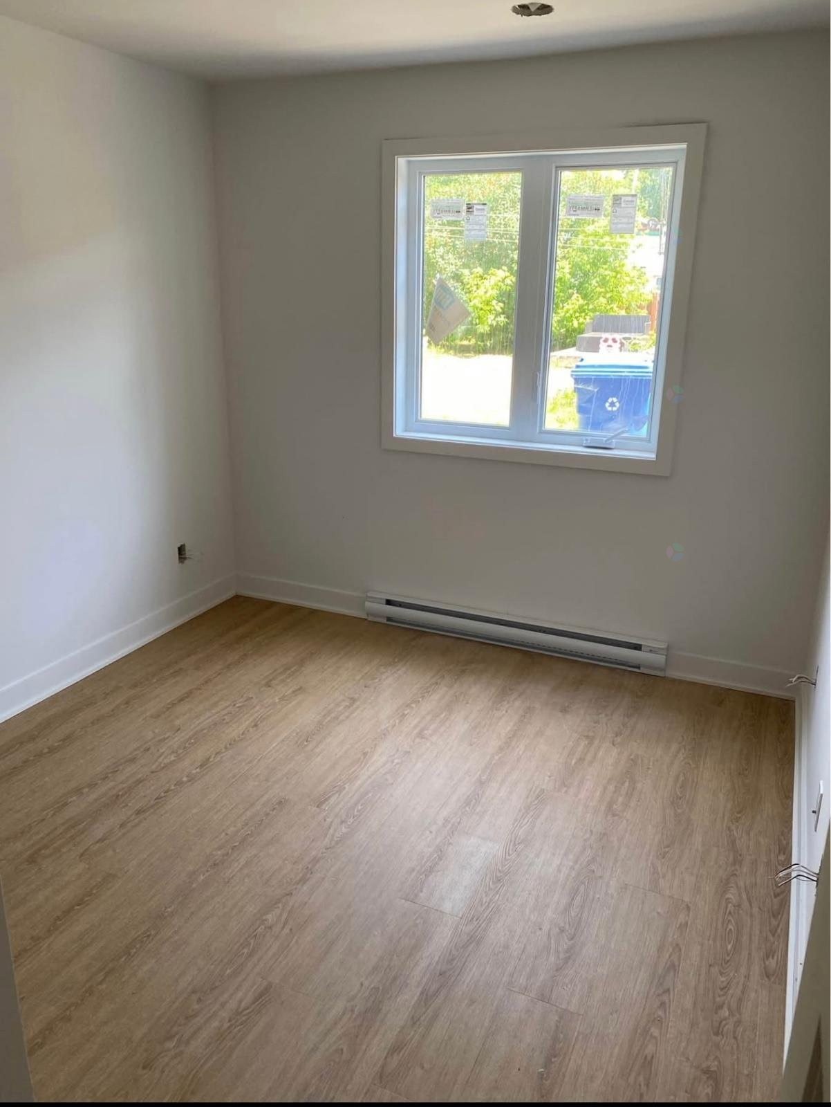 









338


Rue St-Raphael

, 2,
Salaberry-de-Valleyfield,




QC
J6T3A6

