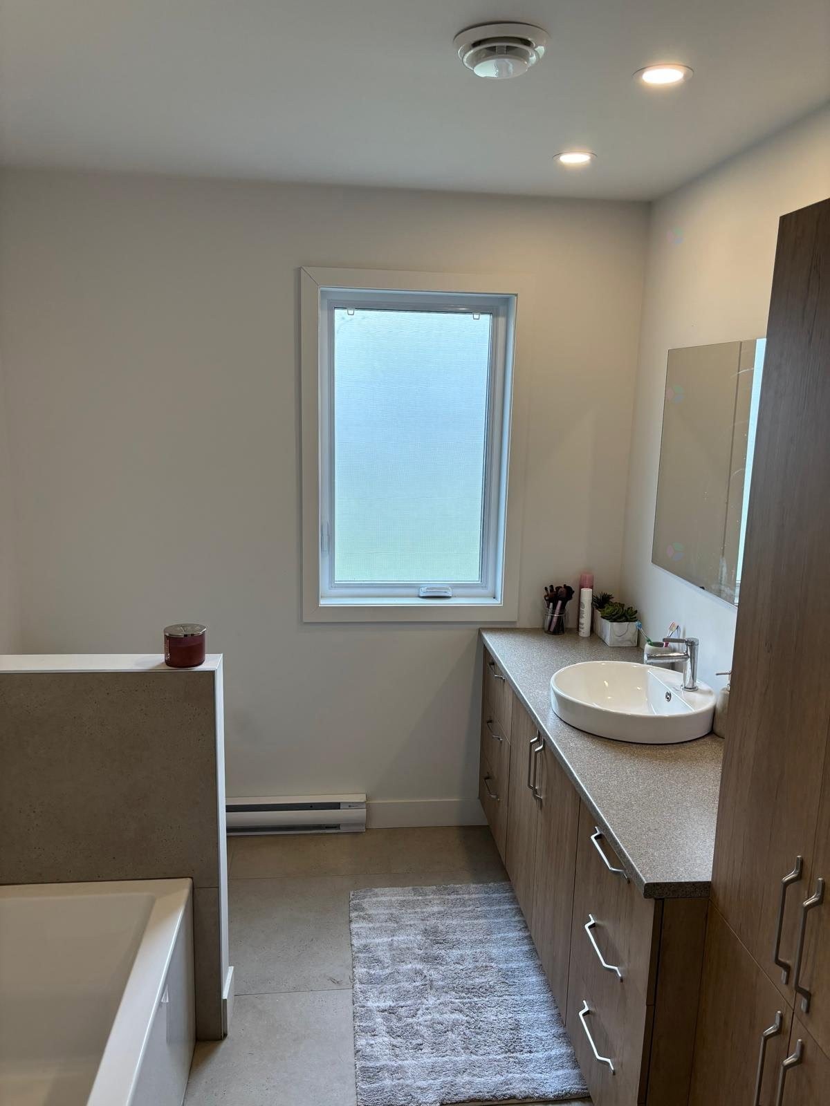









338


Rue St-Raphael

, 2,
Salaberry-de-Valleyfield,




QC
J6T3A6

