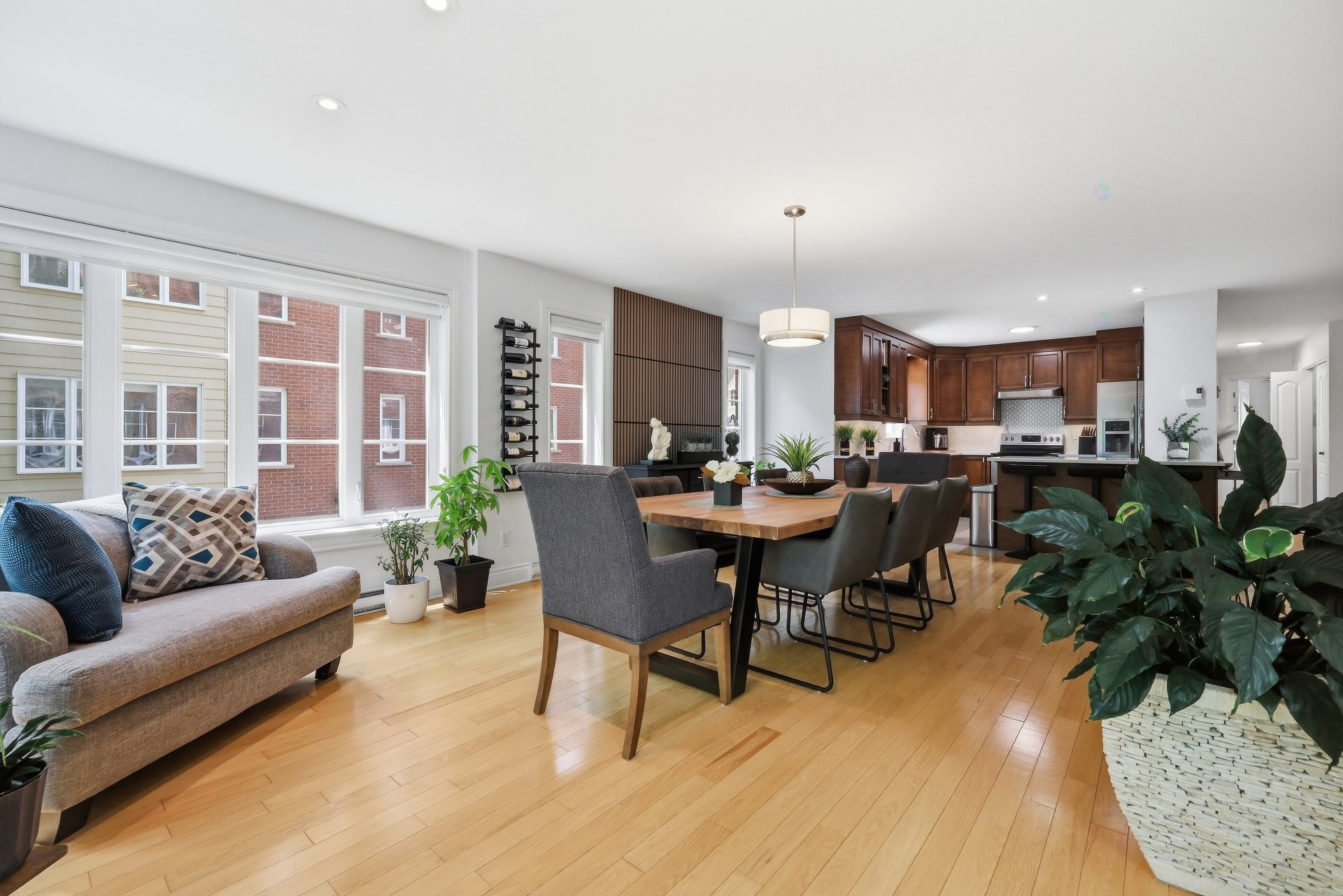 









1224


Rue du Sentier

, 102,
Longueuil (Le Vieux-Longueuil),




QC
J4N1S4

