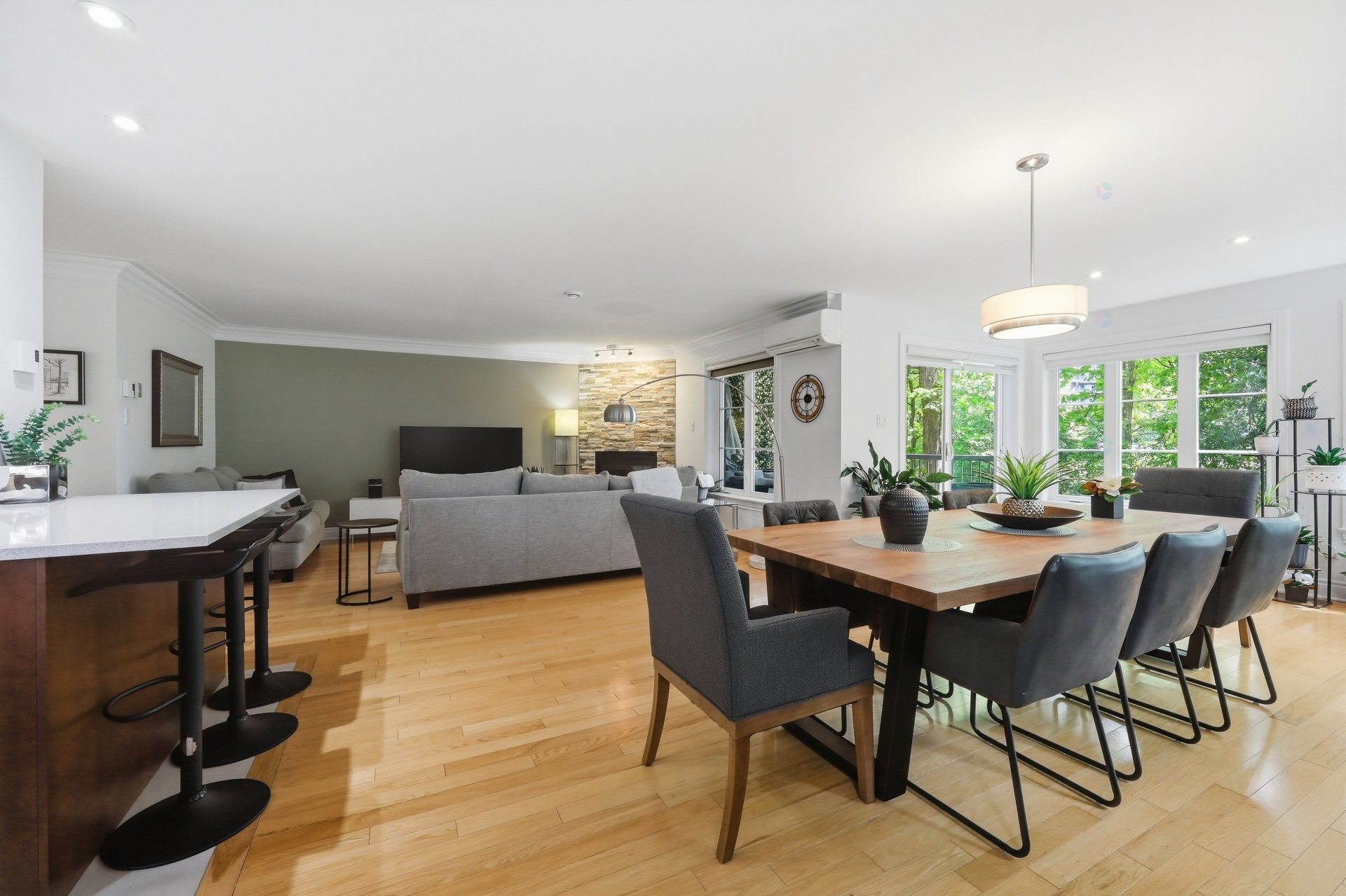









1224


Rue du Sentier

, 102,
Longueuil (Le Vieux-Longueuil),




QC
J4N1S4

