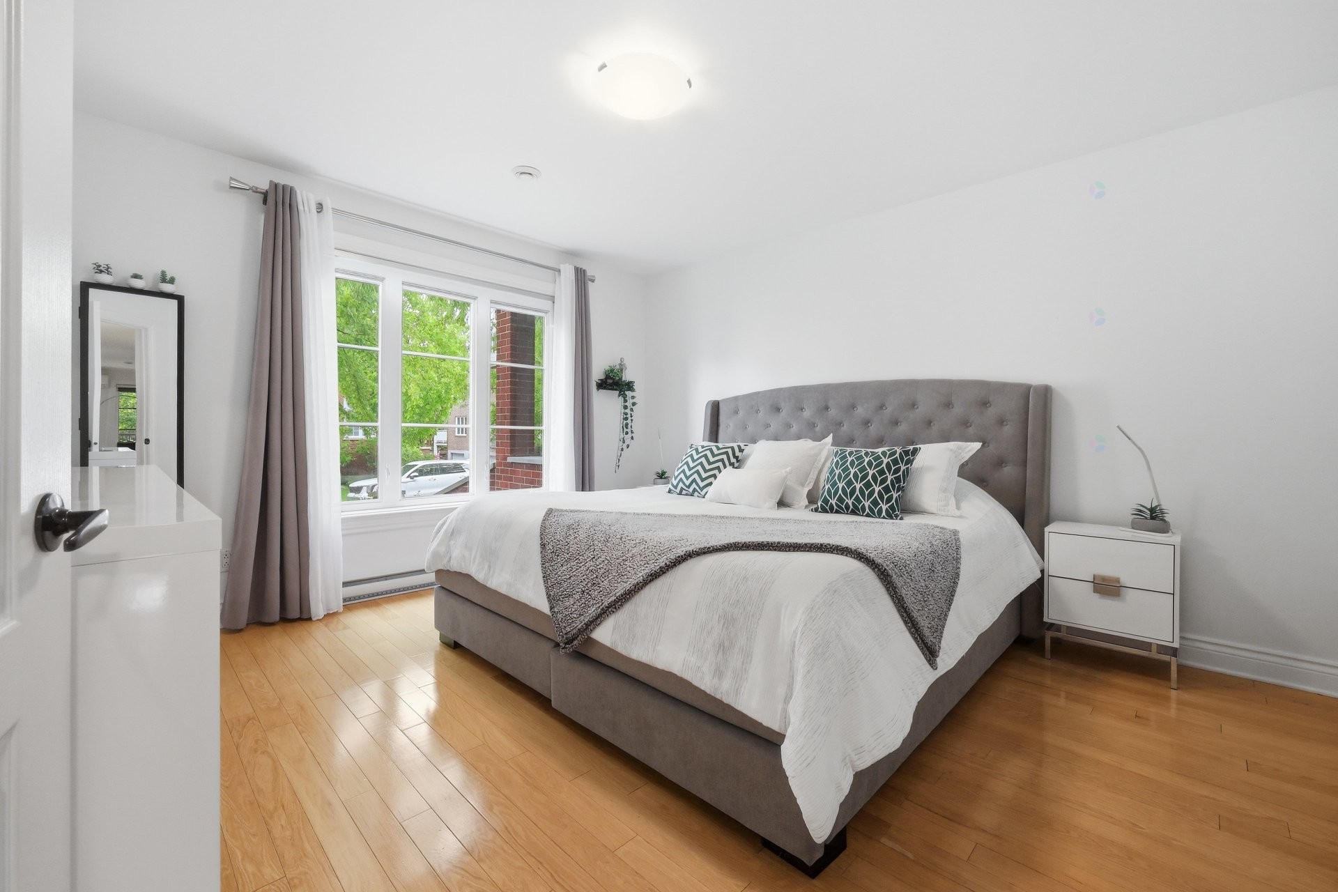 









1224


Rue du Sentier

, 102,
Longueuil (Le Vieux-Longueuil),




QC
J4N1S4

