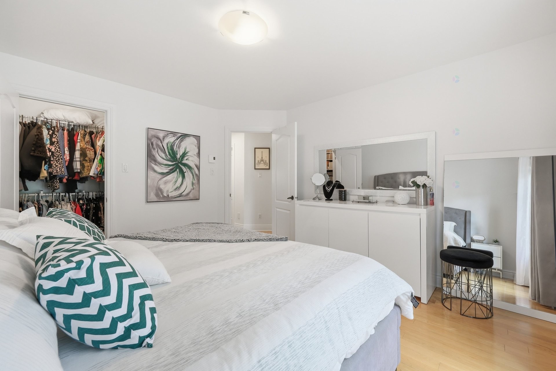 









1224


Rue du Sentier

, 102,
Longueuil (Le Vieux-Longueuil),




QC
J4N1S4

