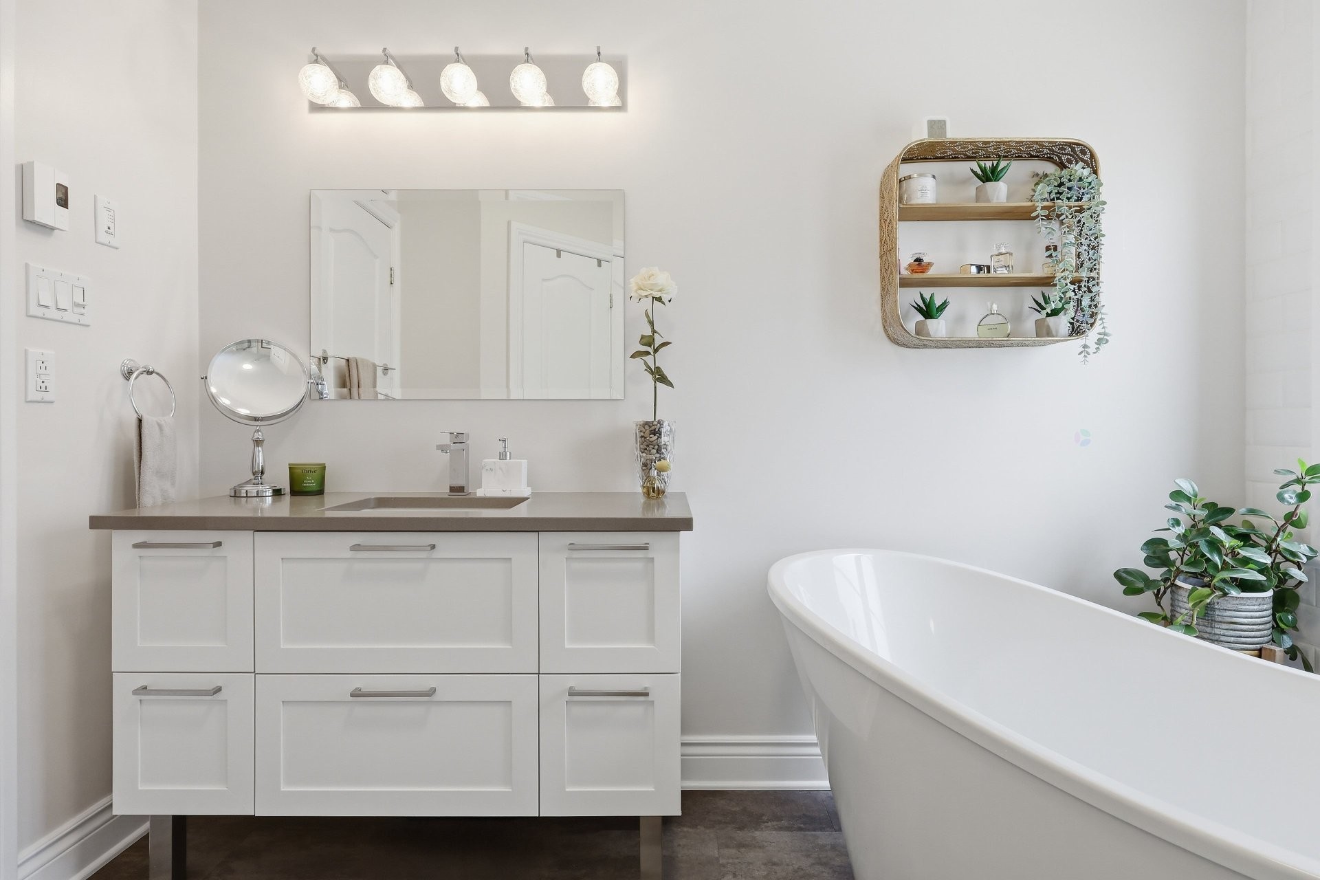 









1224


Rue du Sentier

, 102,
Longueuil (Le Vieux-Longueuil),




QC
J4N1S4

