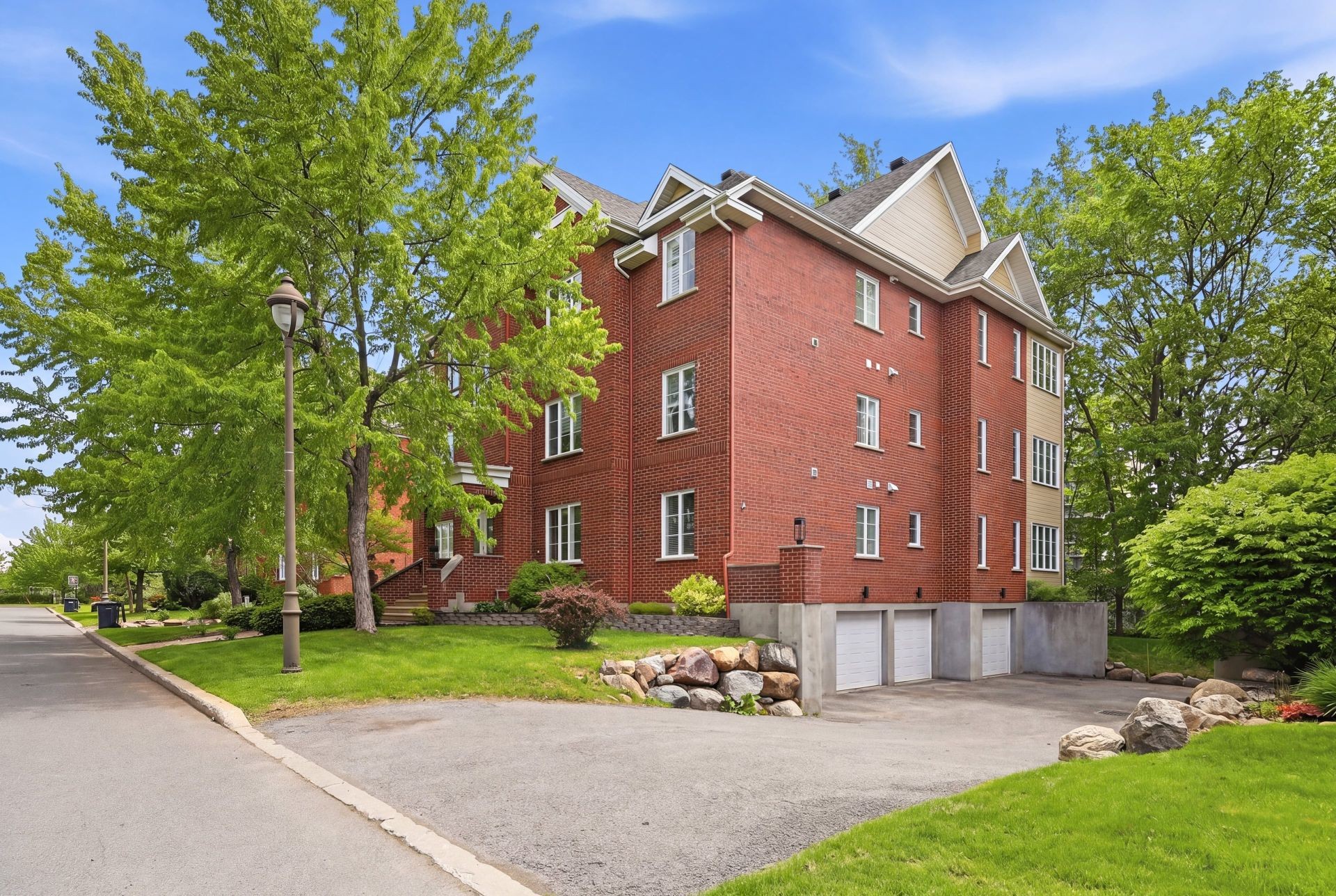 









1224


Rue du Sentier

, 102,
Longueuil (Le Vieux-Longueuil),




QC
J4N1S4


