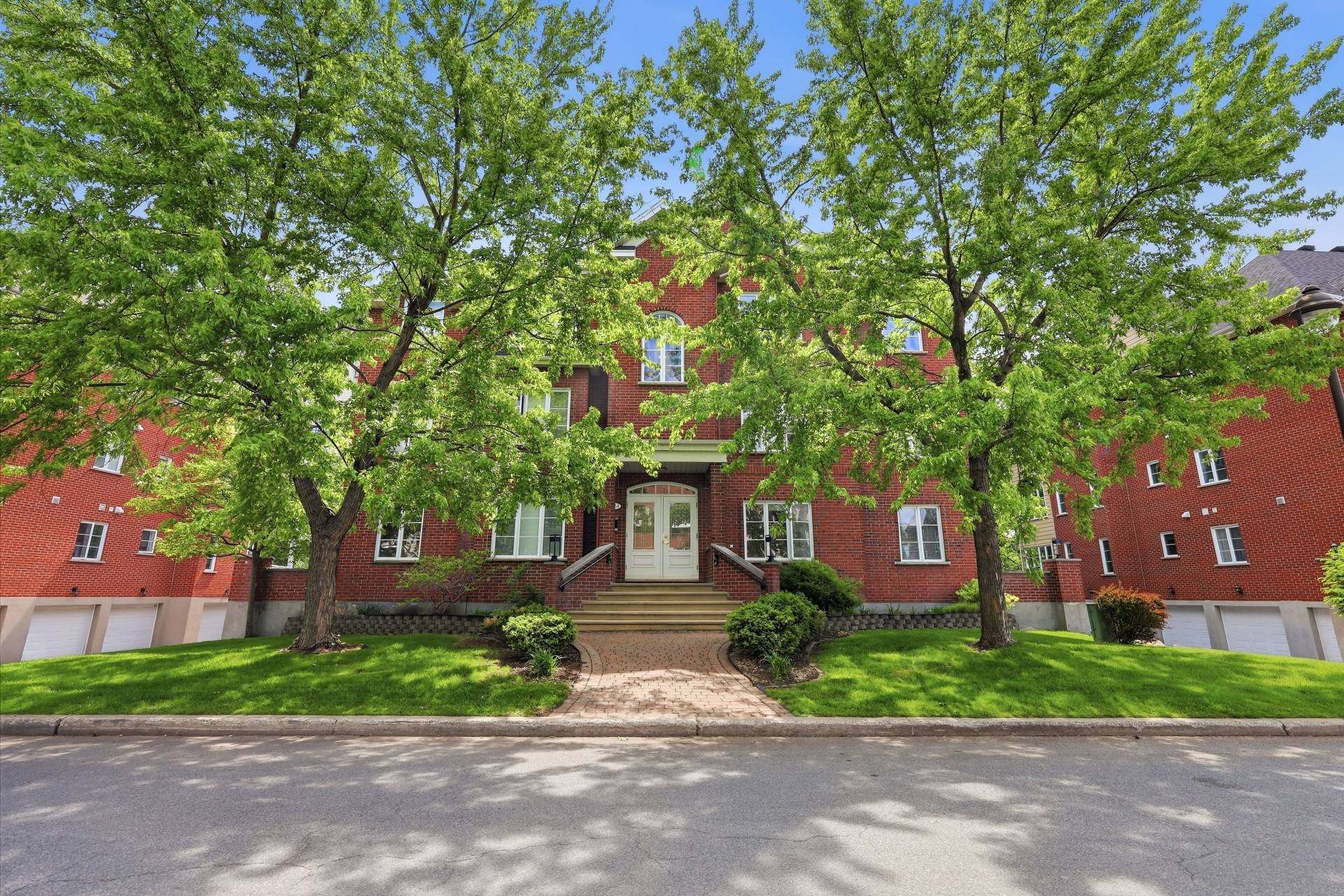 









1224


Rue du Sentier

, 102,
Longueuil (Le Vieux-Longueuil),




QC
J4N1S4

