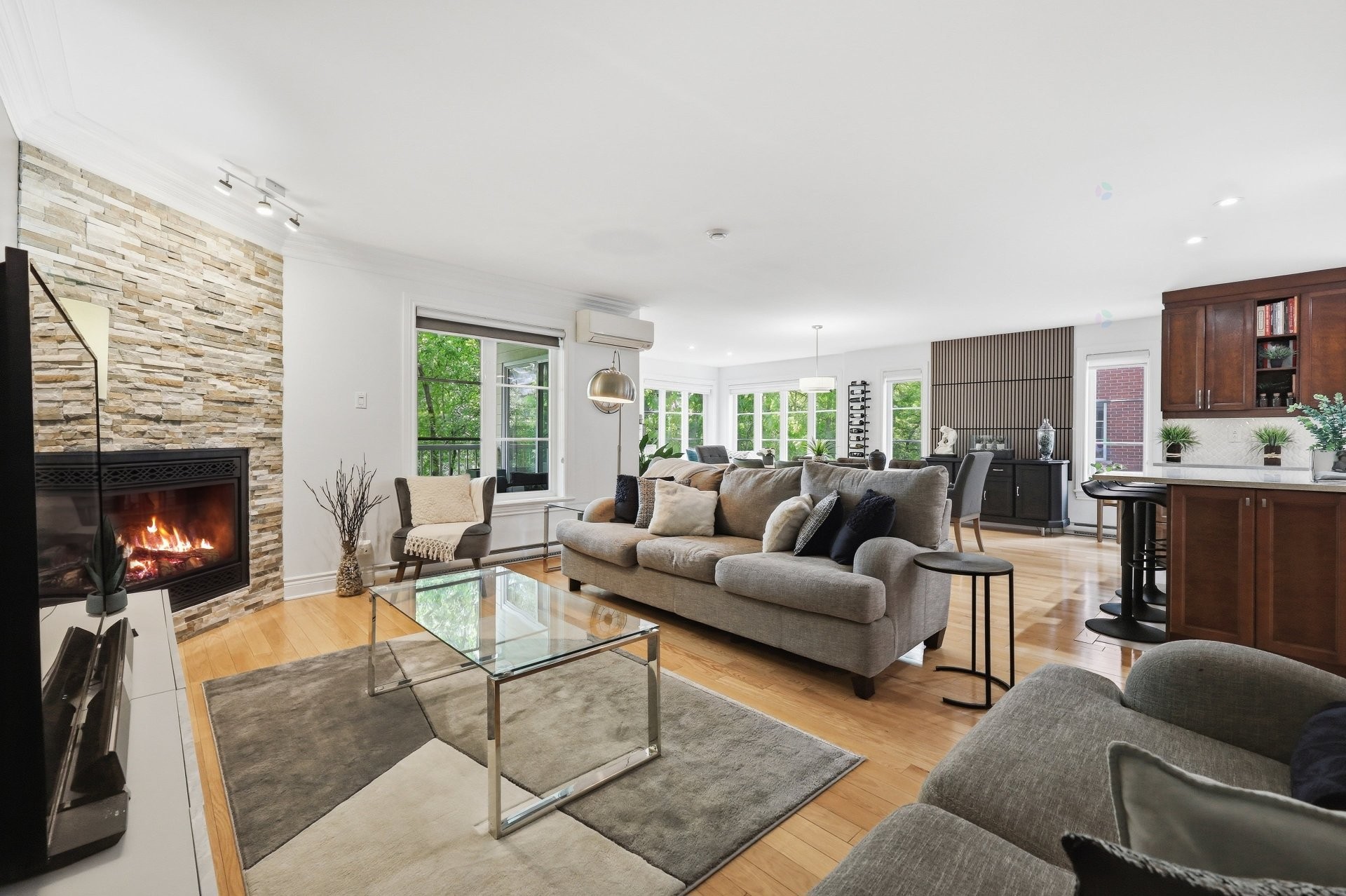 









1224


Rue du Sentier

, 102,
Longueuil (Le Vieux-Longueuil),




QC
J4N1S4

