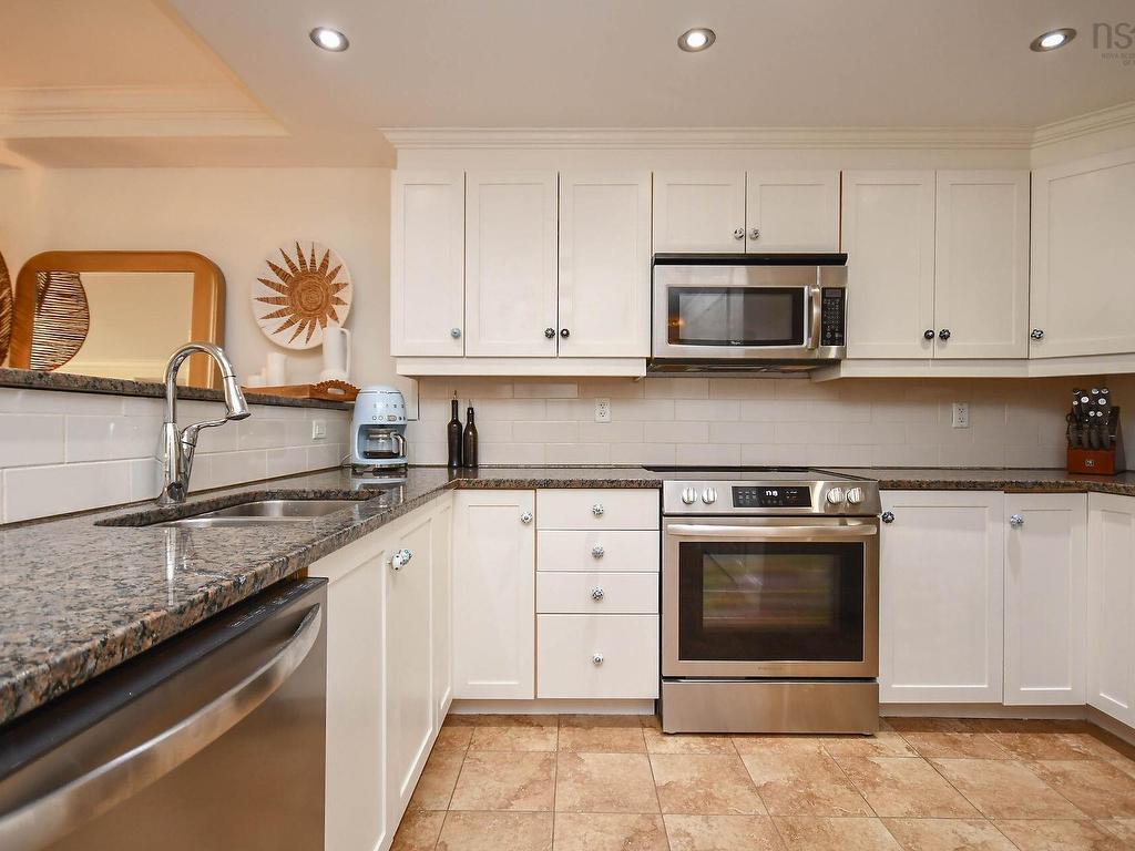 












607 200 Crown Drive

,
Halifax,




NS
B3N 0B1

