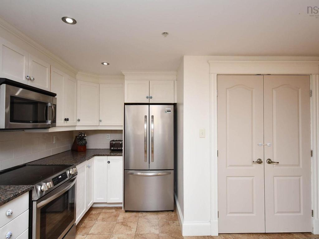 












607 200 Crown Drive

,
Halifax,




NS
B3N 0B1

