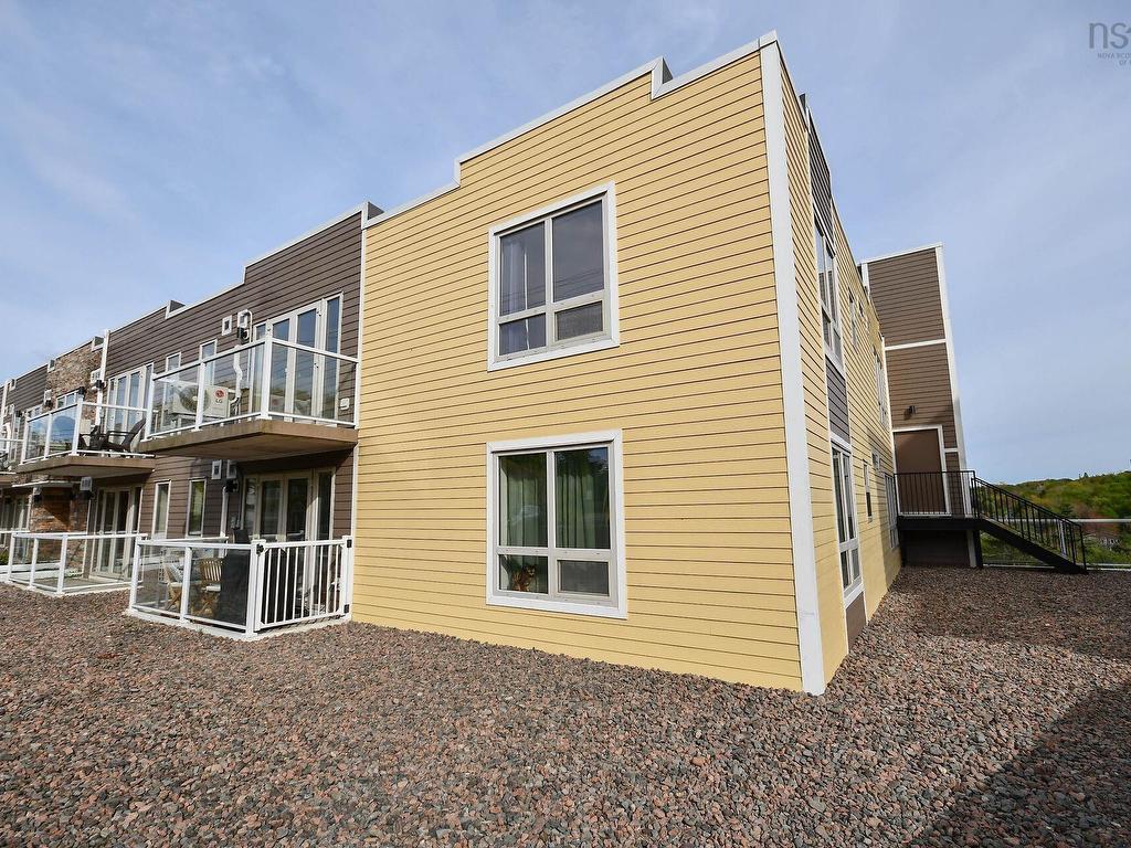 












607 200 Crown Drive

,
Halifax,




NS
B3N 0B1

