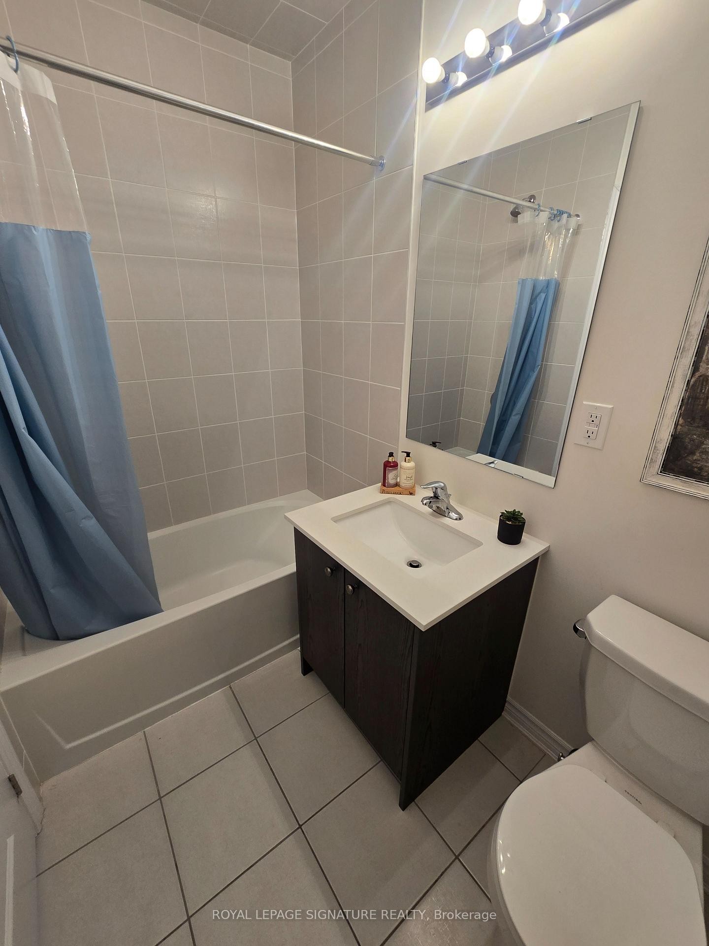 









30


Spinland

Street,
Caledon,




ON
L7C 1Z9

