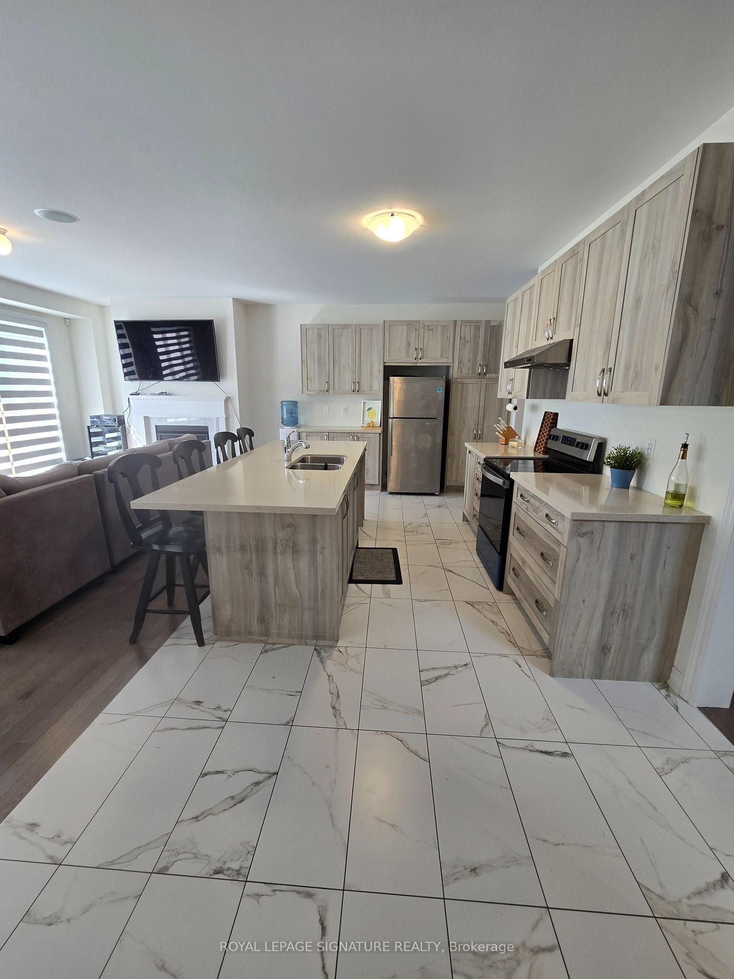 









30


Spinland

Street,
Caledon,




ON
L7C 1Z9

