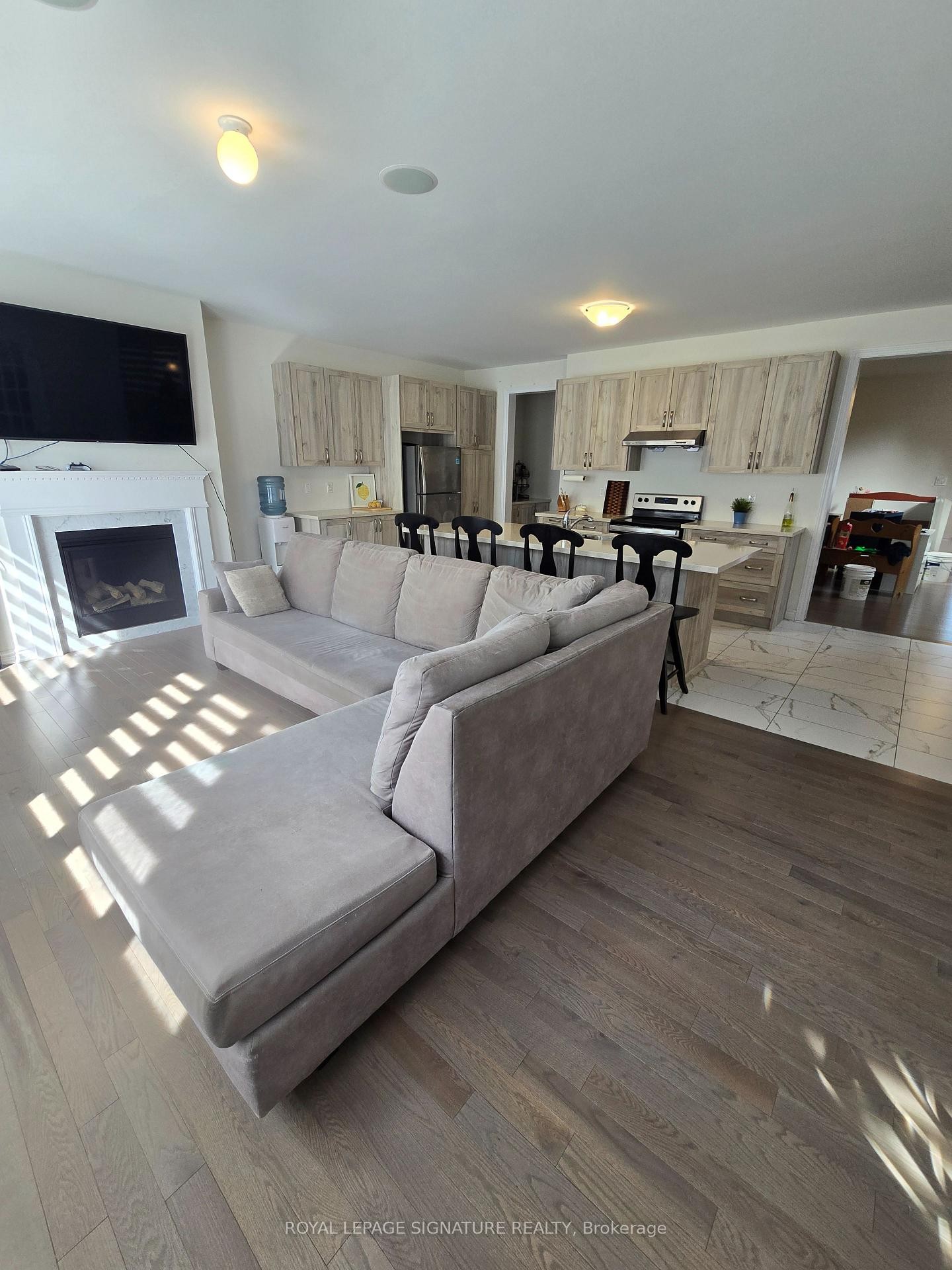 









30


Spinland

Street,
Caledon,




ON
L7C 1Z9

