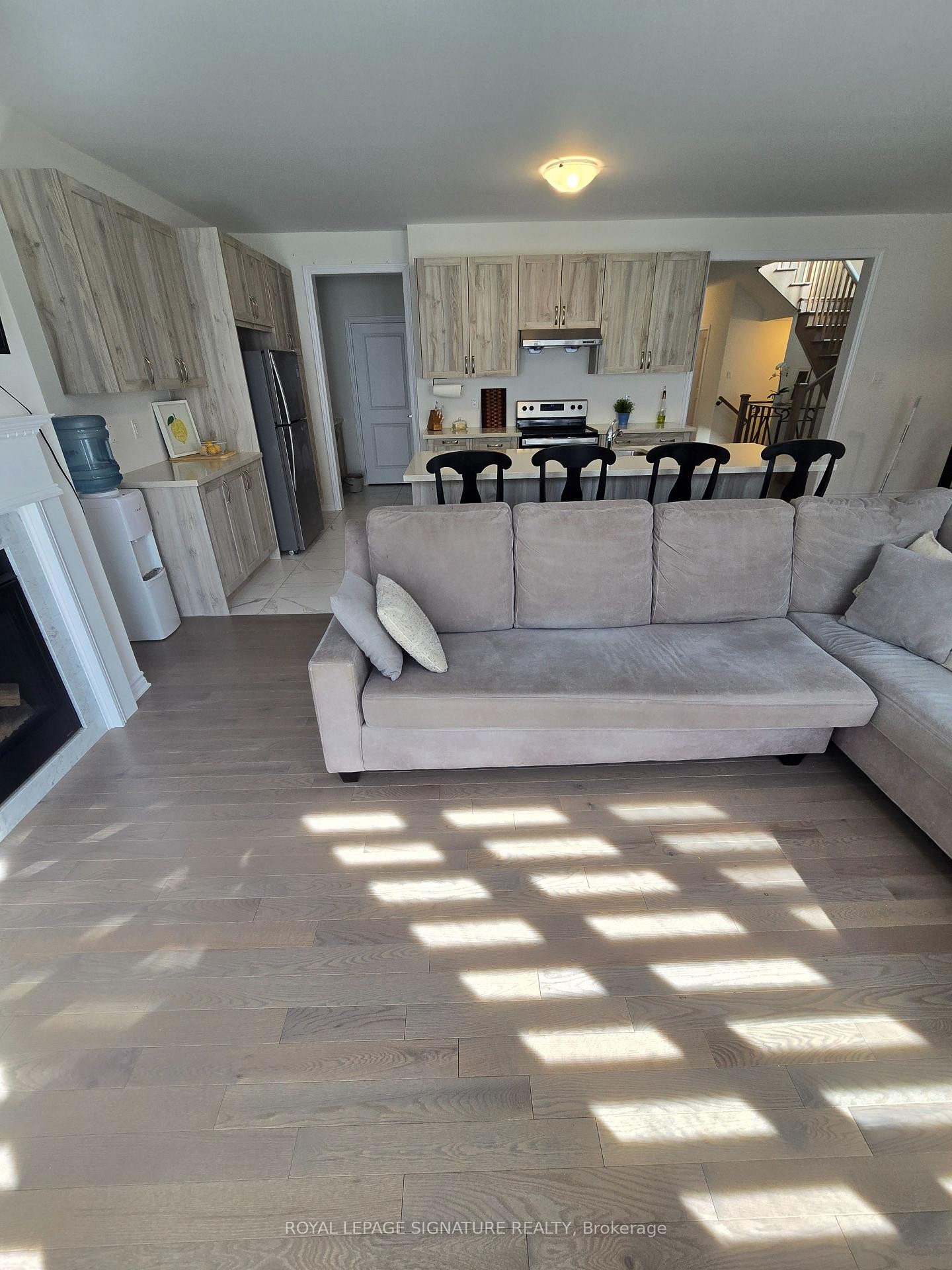 









30


Spinland

Street,
Caledon,




ON
L7C 1Z9


