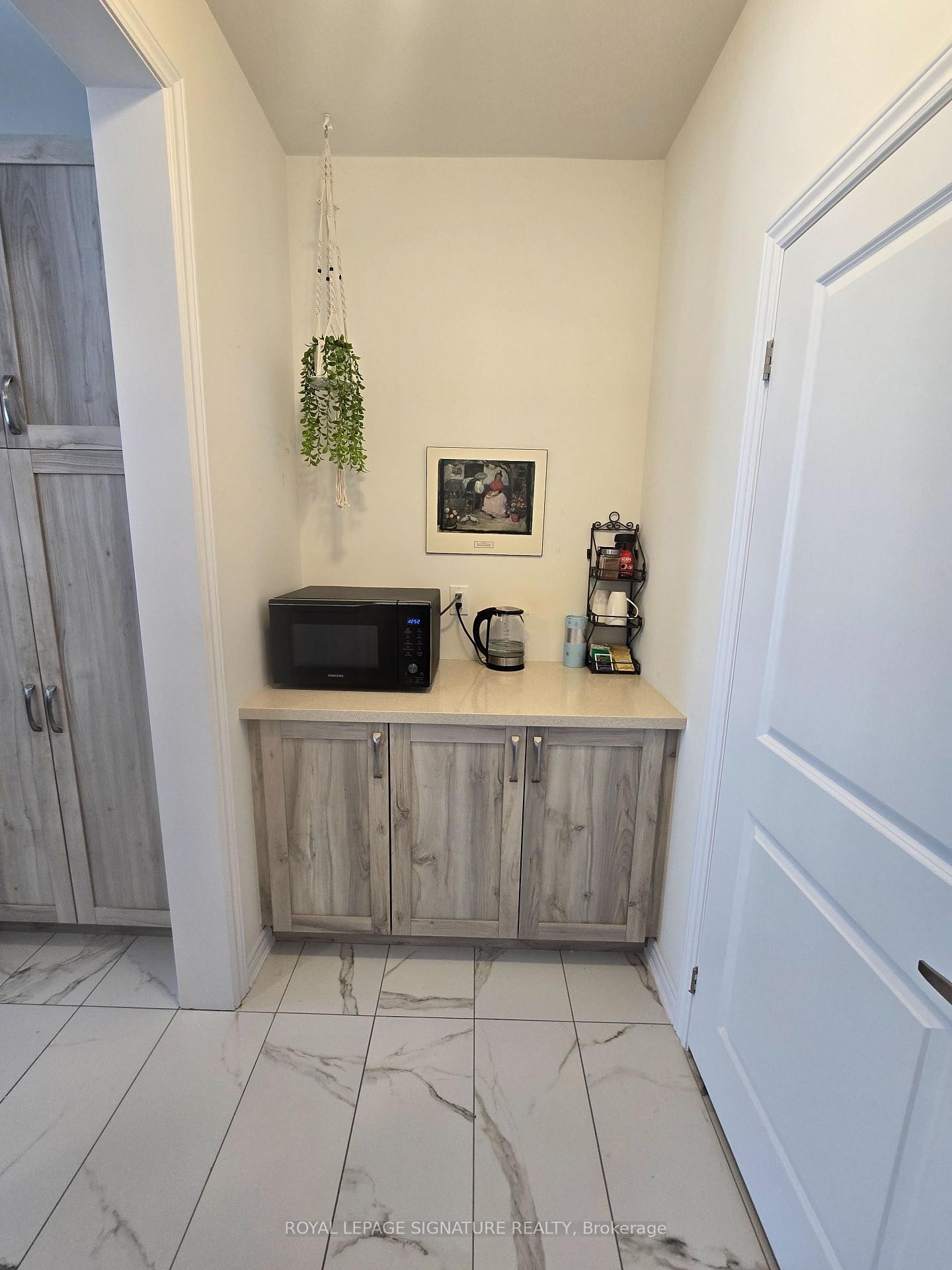 









30


Spinland

Street,
Caledon,




ON
L7C 1Z9

