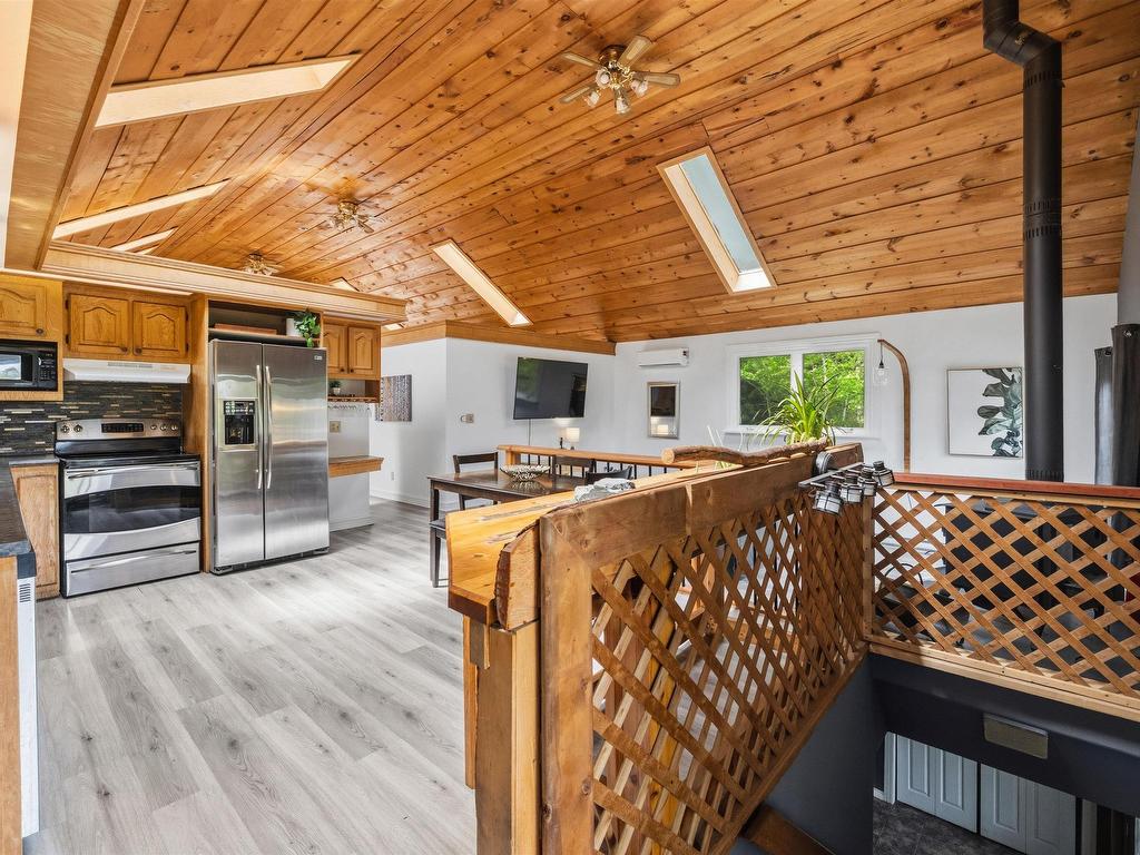 












832 Myra Road

,
Porters Lake,




NS
B3E 1G5

