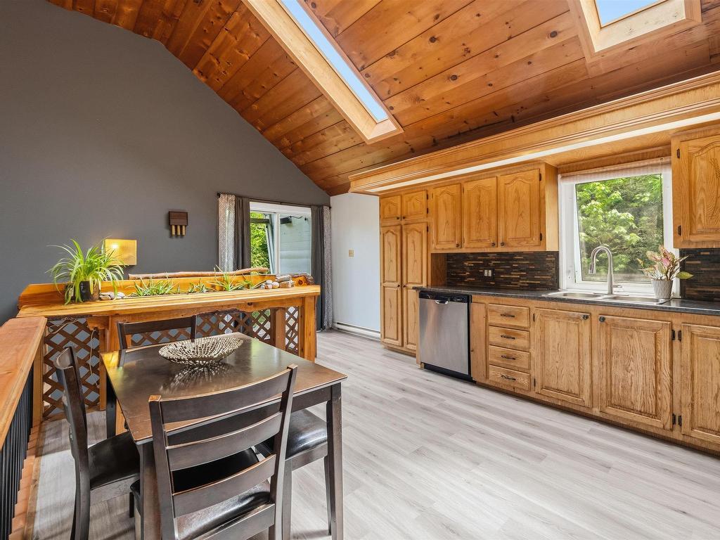 












832 Myra Road

,
Porters Lake,




NS
B3E 1G5

