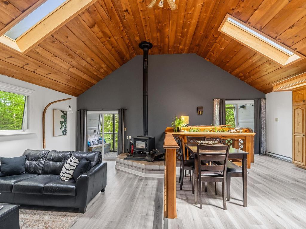 












832 Myra Road

,
Porters Lake,




NS
B3E 1G5

