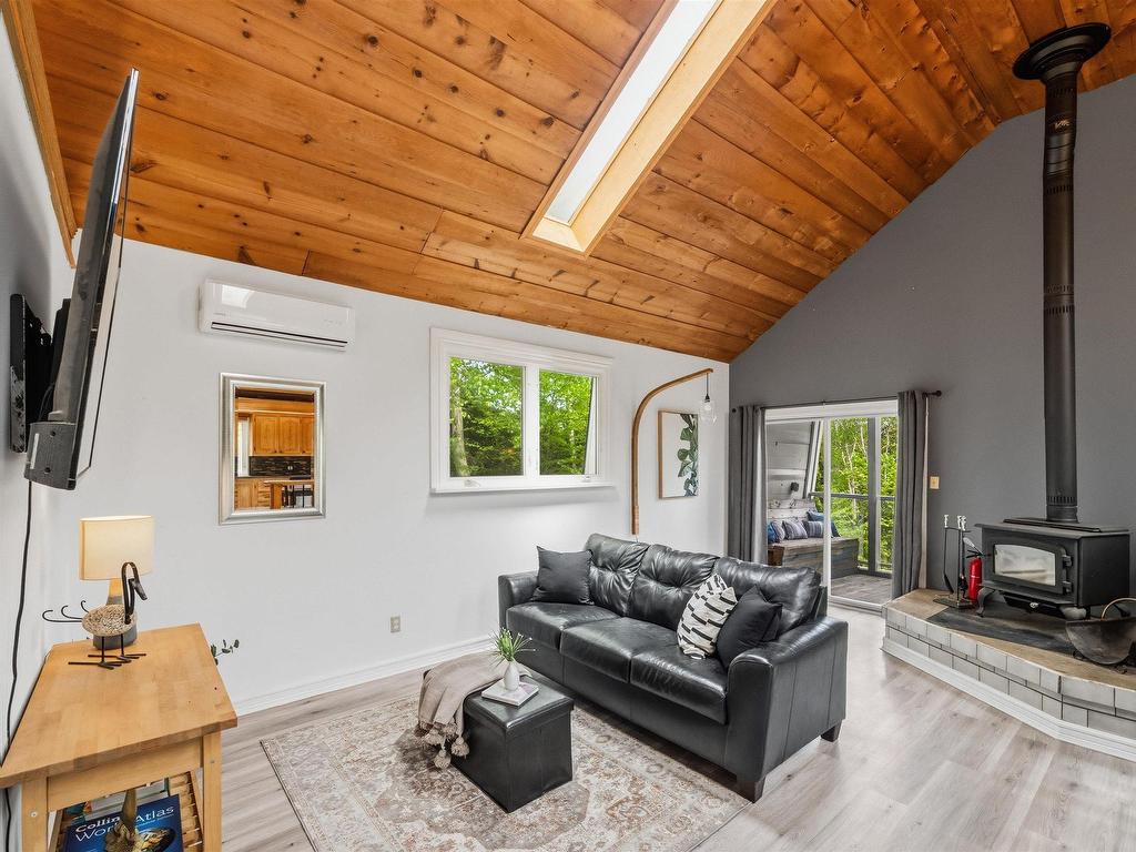 












832 Myra Road

,
Porters Lake,




NS
B3E 1G5

