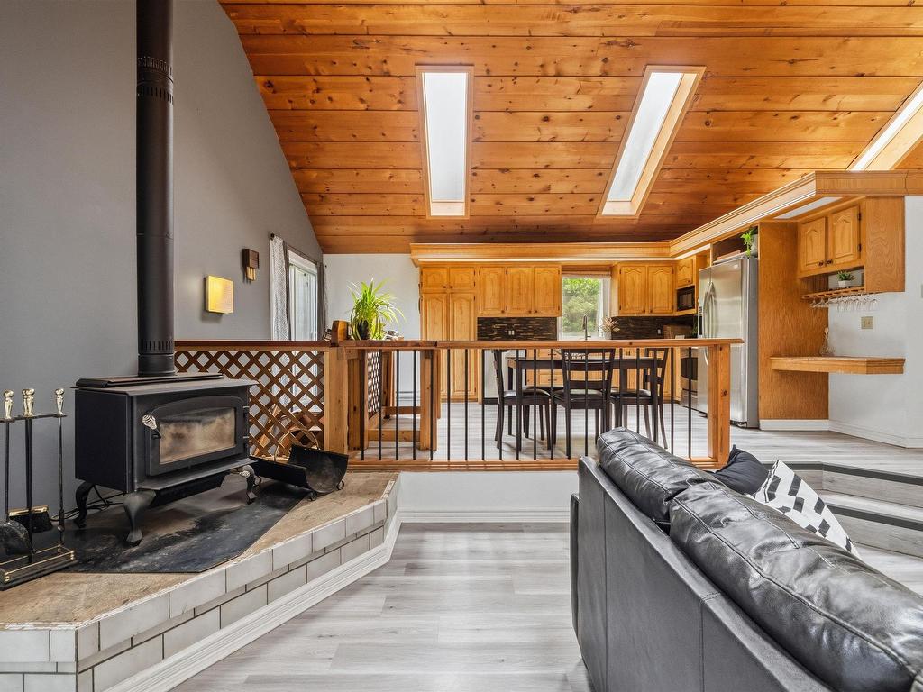 












832 Myra Road

,
Porters Lake,




NS
B3E 1G5

