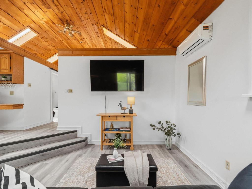 












832 Myra Road

,
Porters Lake,




NS
B3E 1G5

