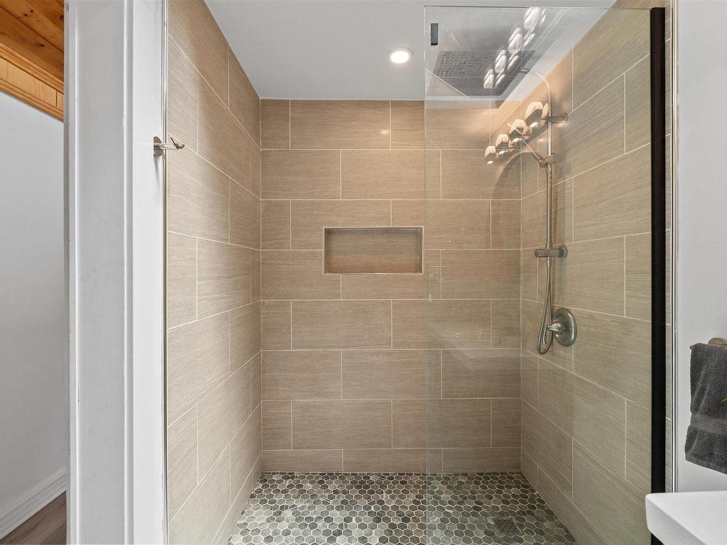 












832 Myra Road

,
Porters Lake,




NS
B3E 1G5

