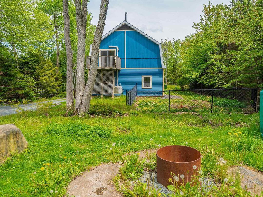 












832 Myra Road

,
Porters Lake,




NS
B3E 1G5

