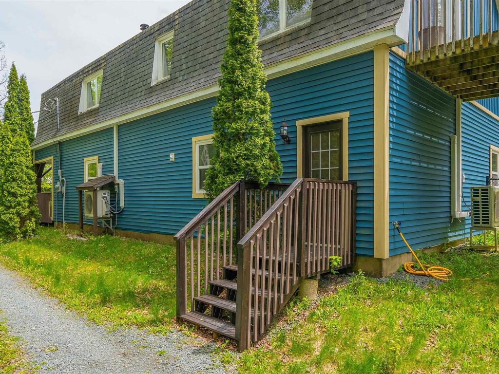 












832 Myra Road

,
Porters Lake,




NS
B3E 1G5

