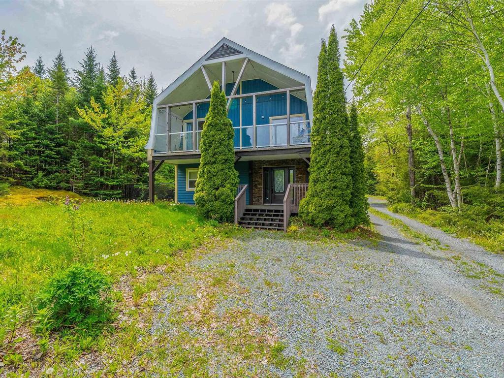












832 Myra Road

,
Porters Lake,




NS
B3E 1G5

