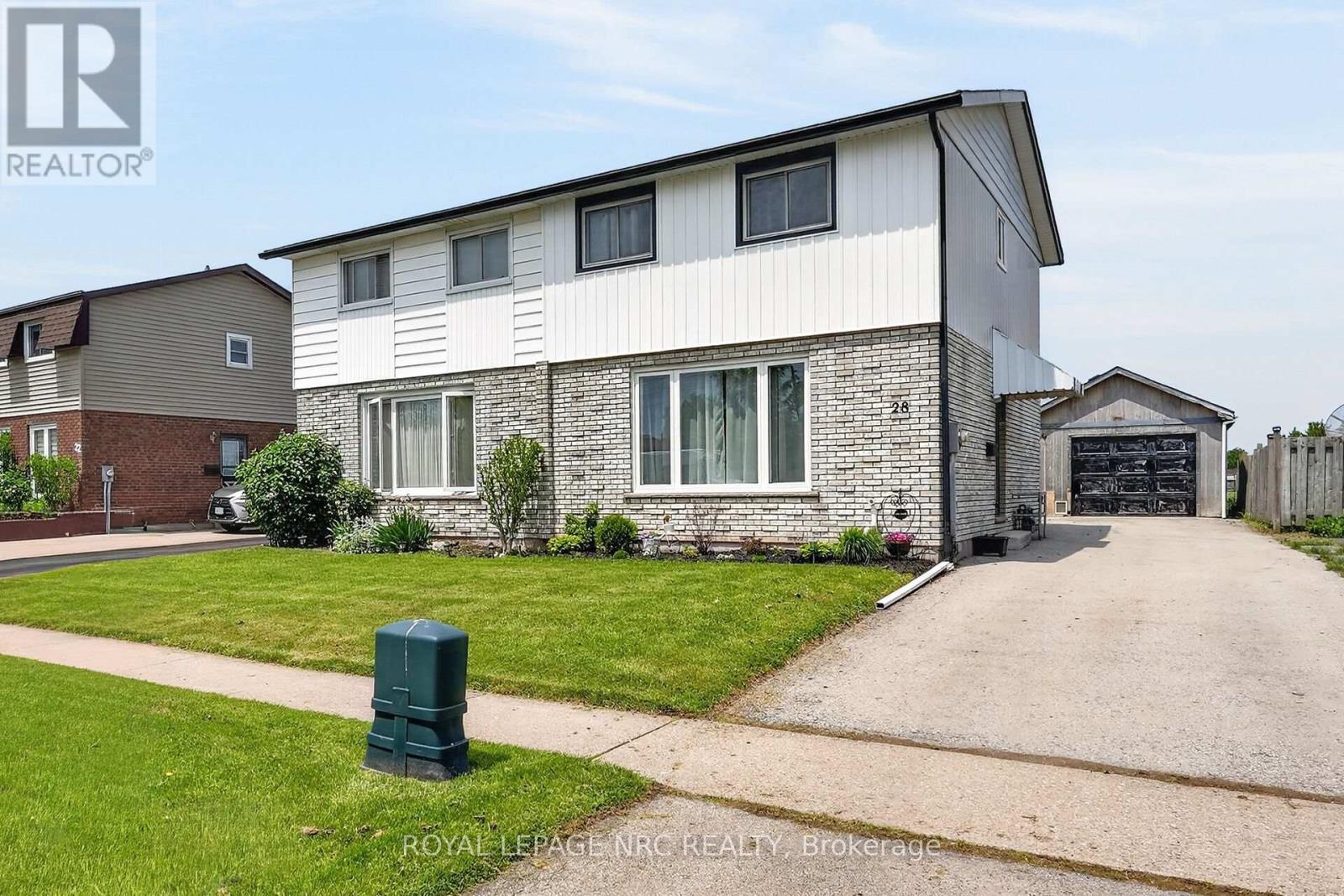












28 CHANTAL COURT

,
Welland (Lincoln/Crowland),




Ontario
L3B5V3

