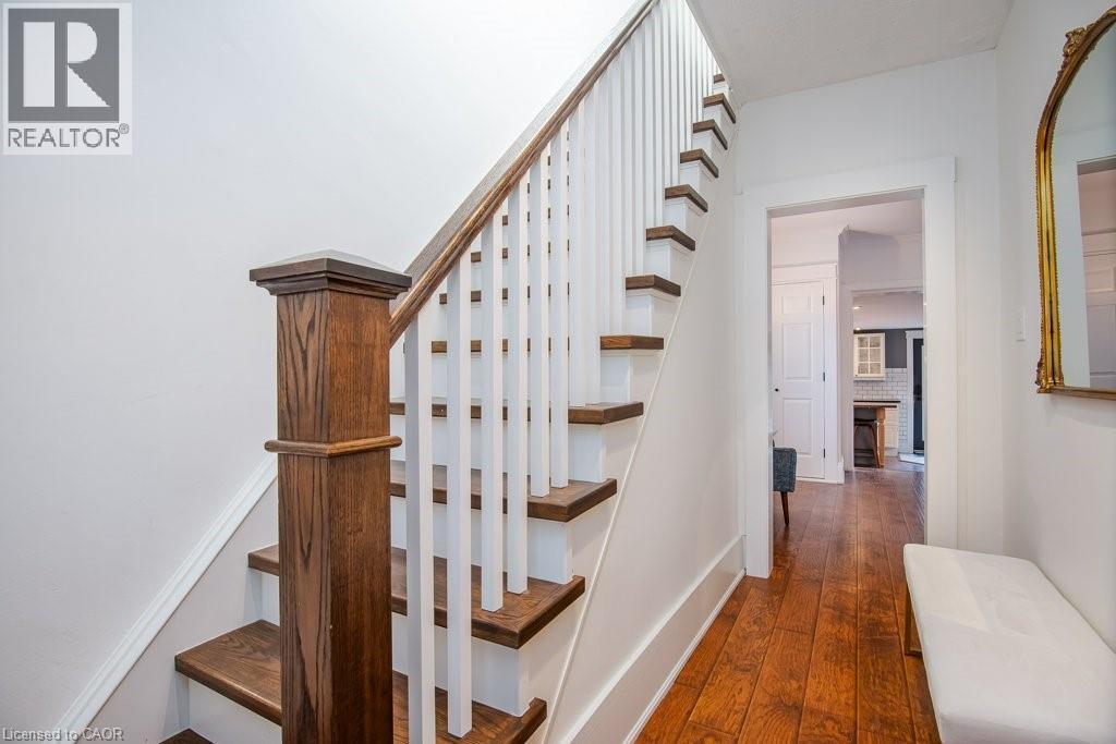












44 KRUG Street

,
Kitchener,




Ontario
N2H2X7

