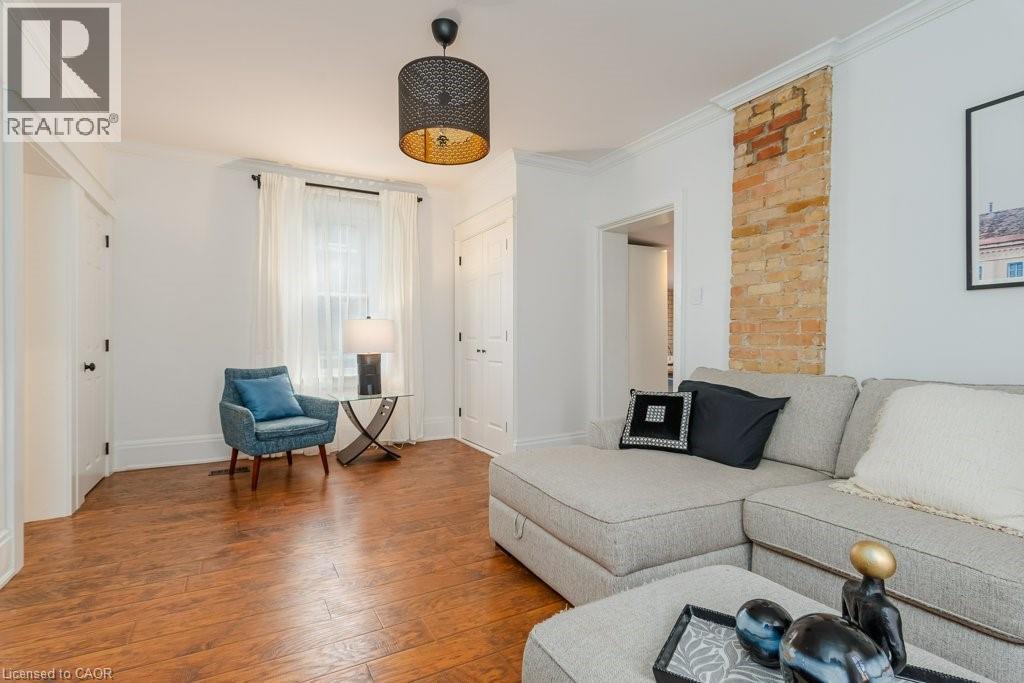 












44 KRUG Street

,
Kitchener,




Ontario
N2H2X7

