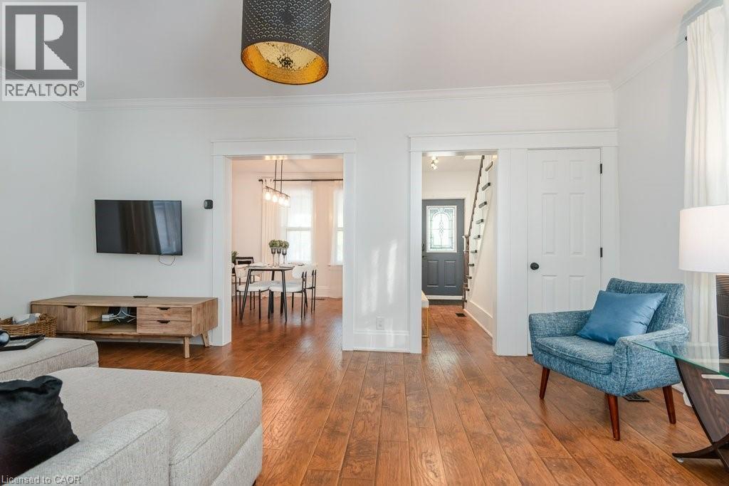 












44 KRUG Street

,
Kitchener,




Ontario
N2H2X7

