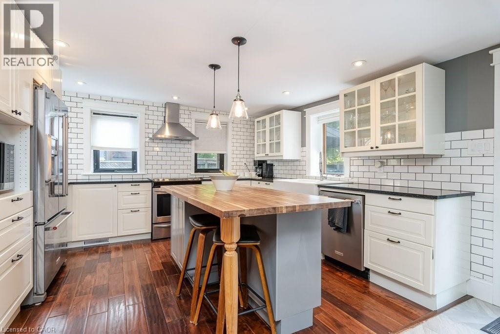 












44 KRUG Street

,
Kitchener,




Ontario
N2H2X7

