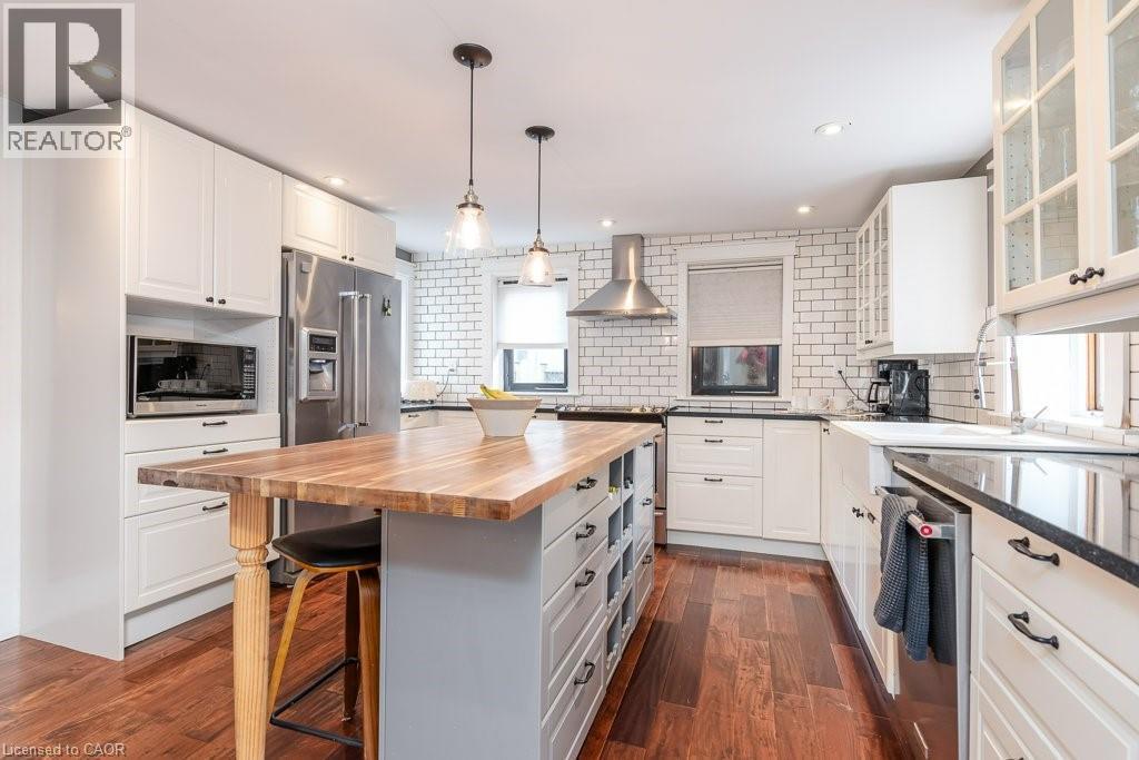 












44 KRUG Street

,
Kitchener,




Ontario
N2H2X7

