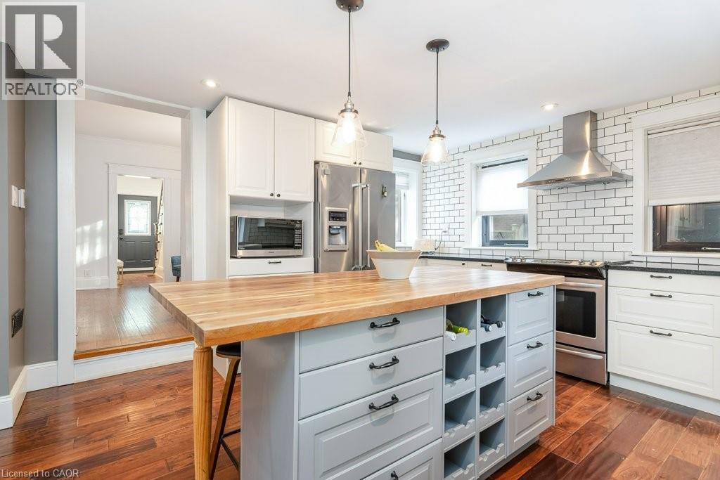 












44 KRUG Street

,
Kitchener,




Ontario
N2H2X7

