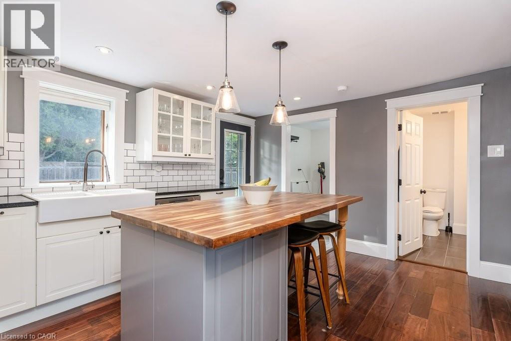 












44 KRUG Street

,
Kitchener,




Ontario
N2H2X7

