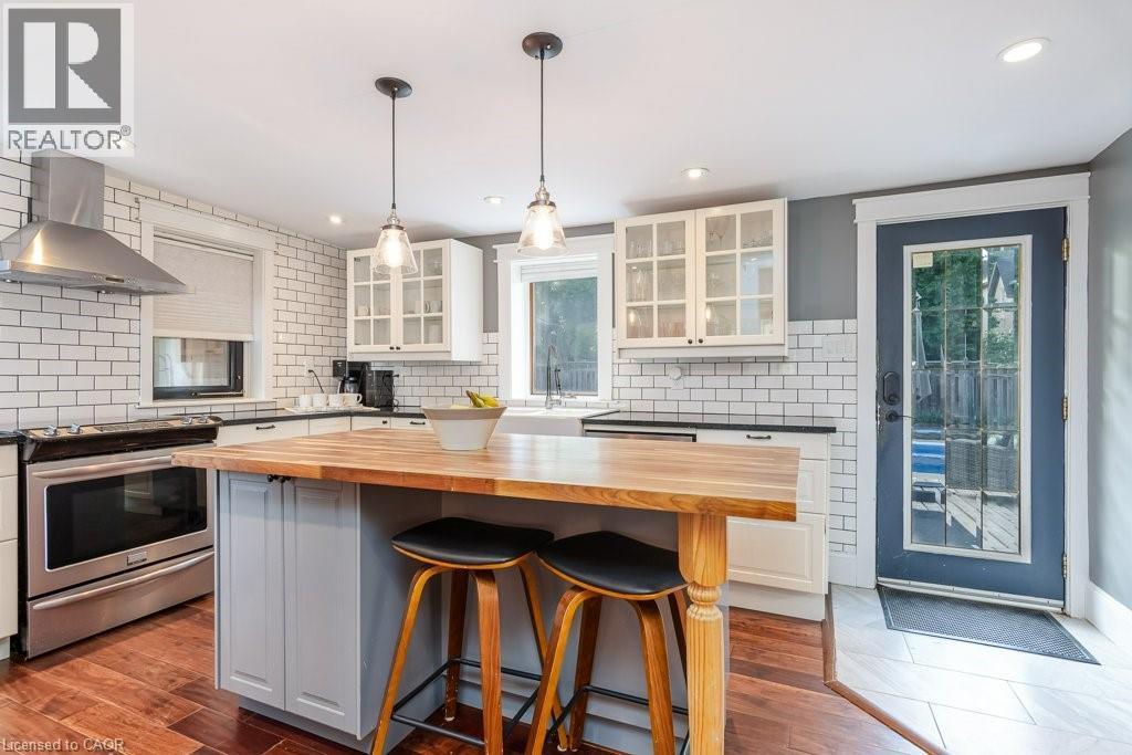 












44 KRUG Street

,
Kitchener,




Ontario
N2H2X7

