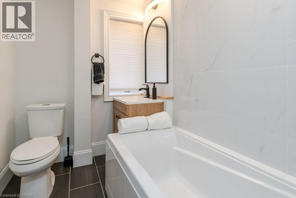 












44 KRUG Street

,
Kitchener,




Ontario
N2H2X7

