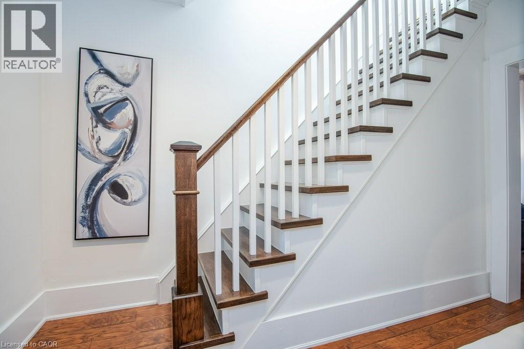 












44 KRUG Street

,
Kitchener,




Ontario
N2H2X7

