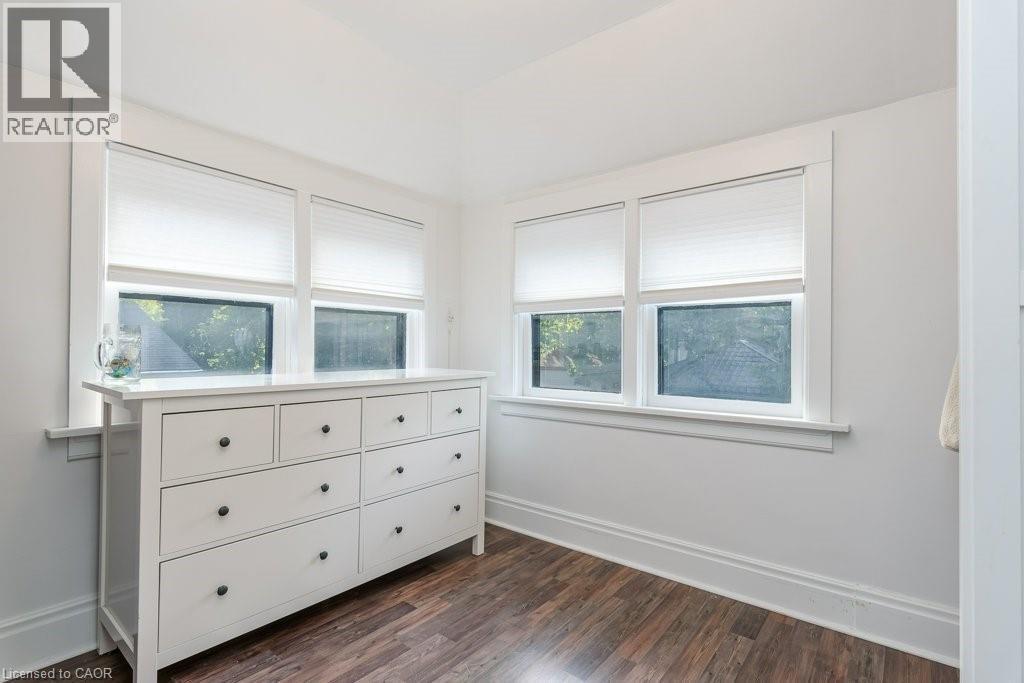 












44 KRUG Street

,
Kitchener,




Ontario
N2H2X7

