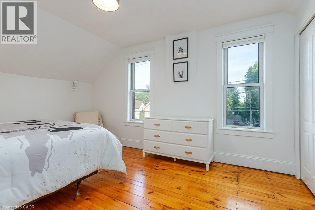 












44 KRUG Street

,
Kitchener,




Ontario
N2H2X7


